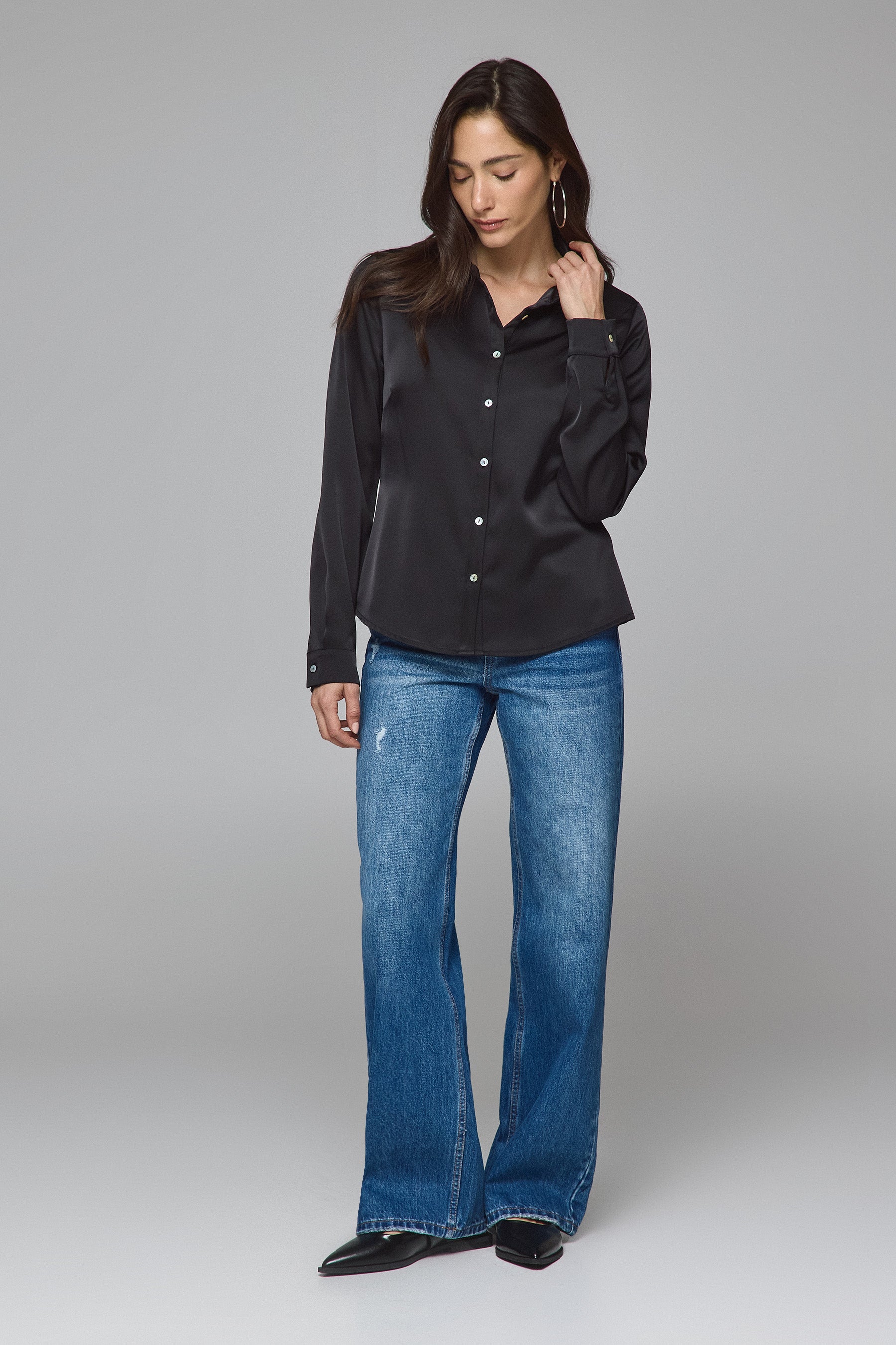 חולצת מכופתרת צמודה