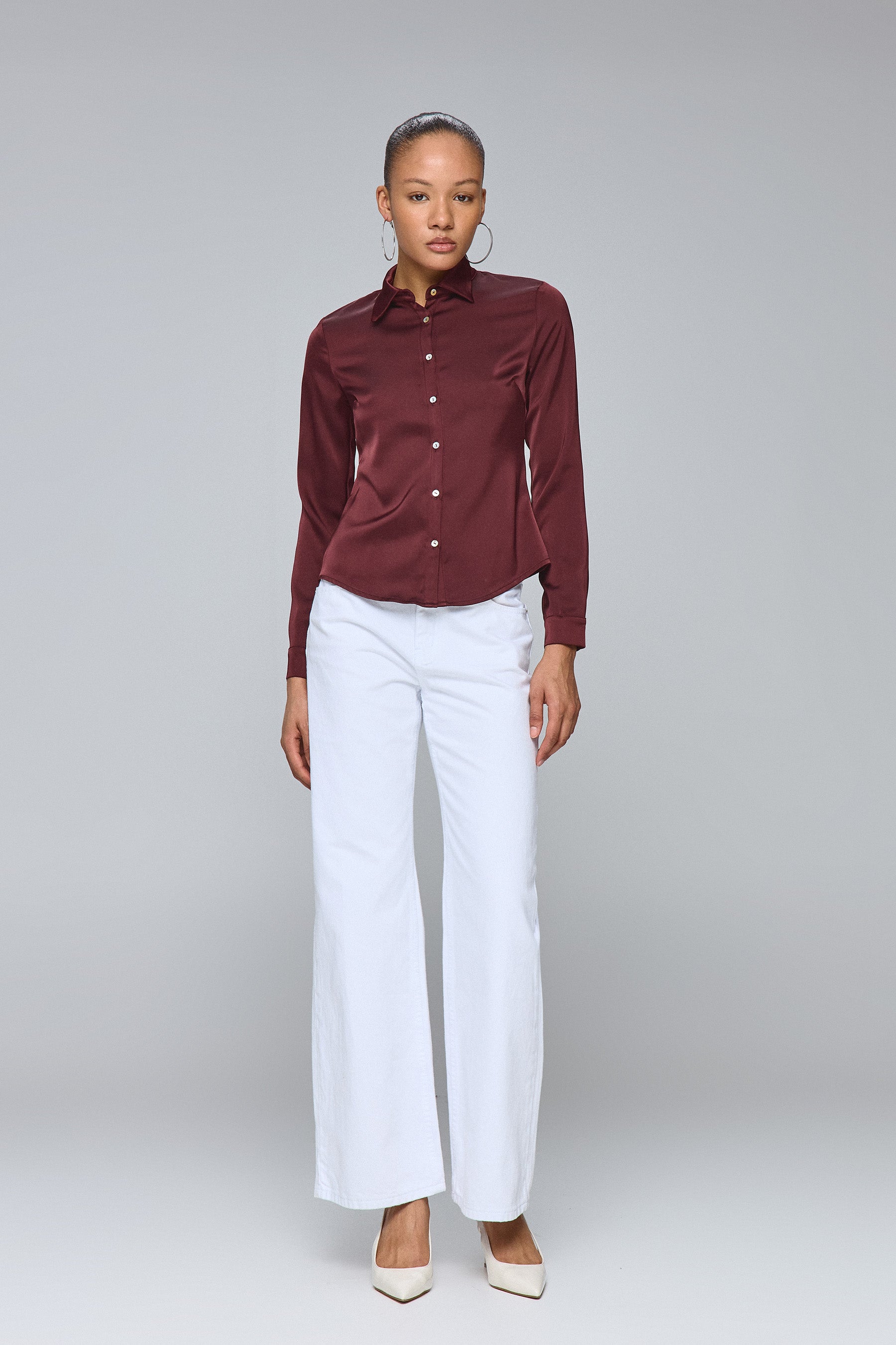 חולצת מכופתרת צמודה