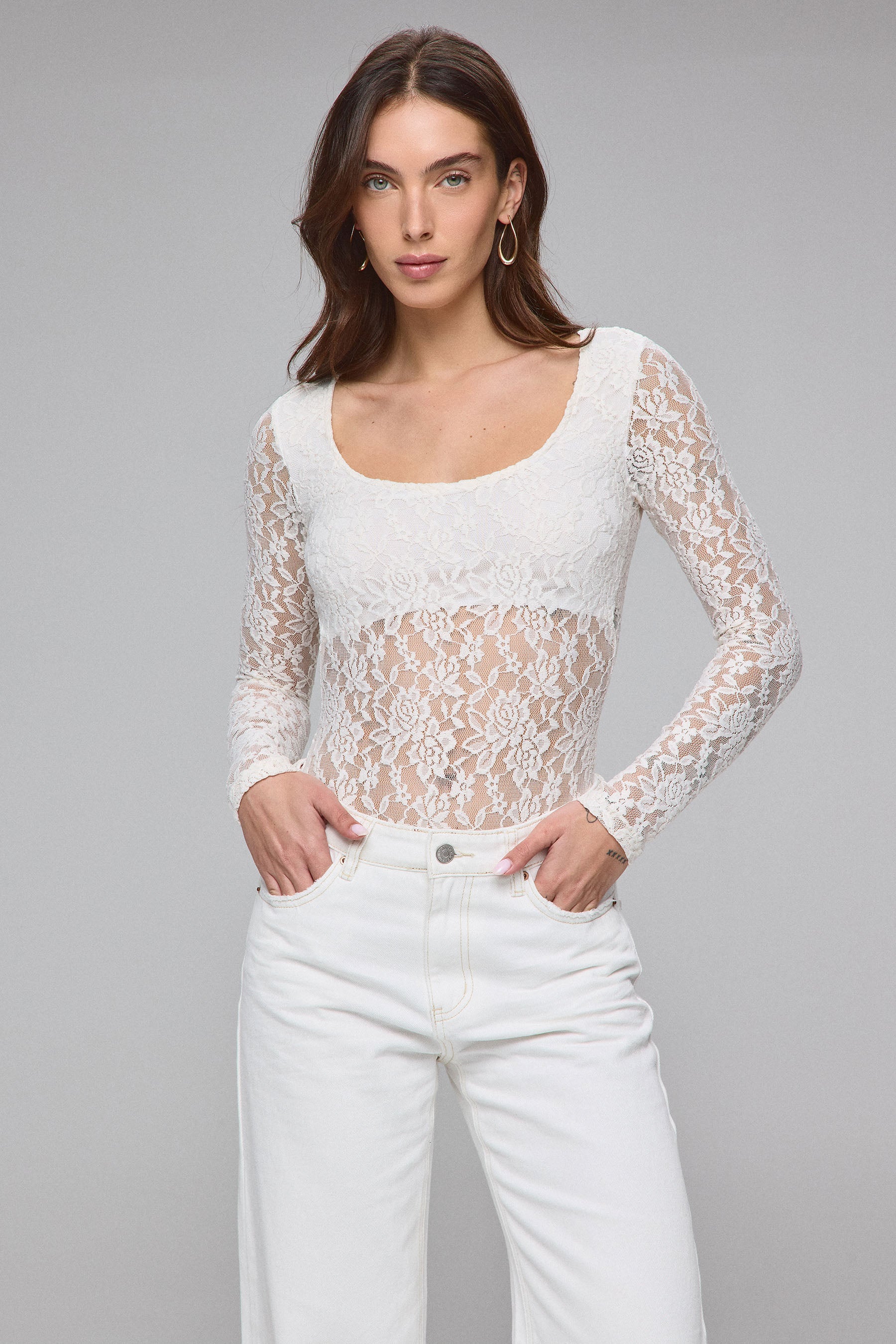 בגד גוף תחרה שושנים