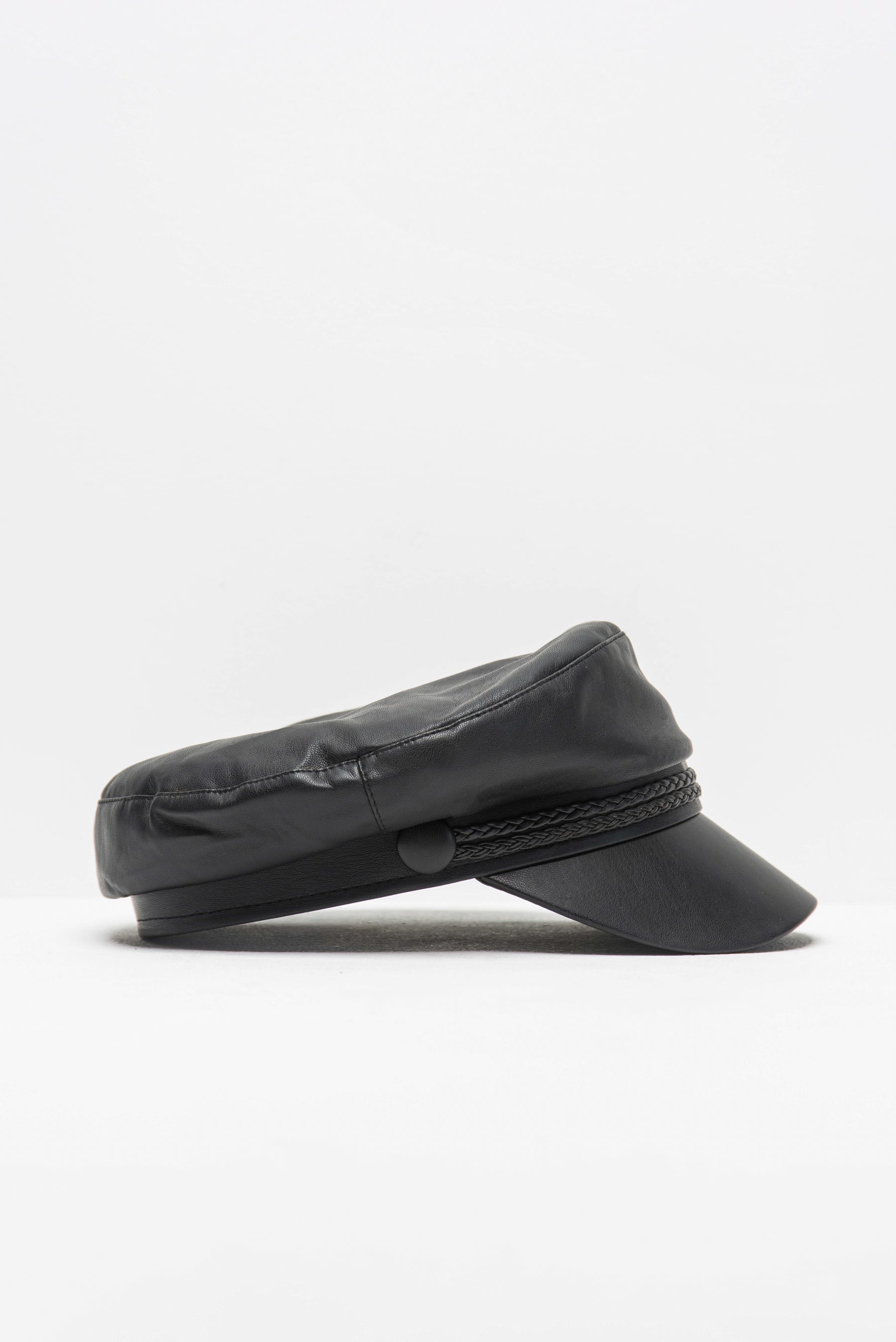 כובע קסקט דמוי עור