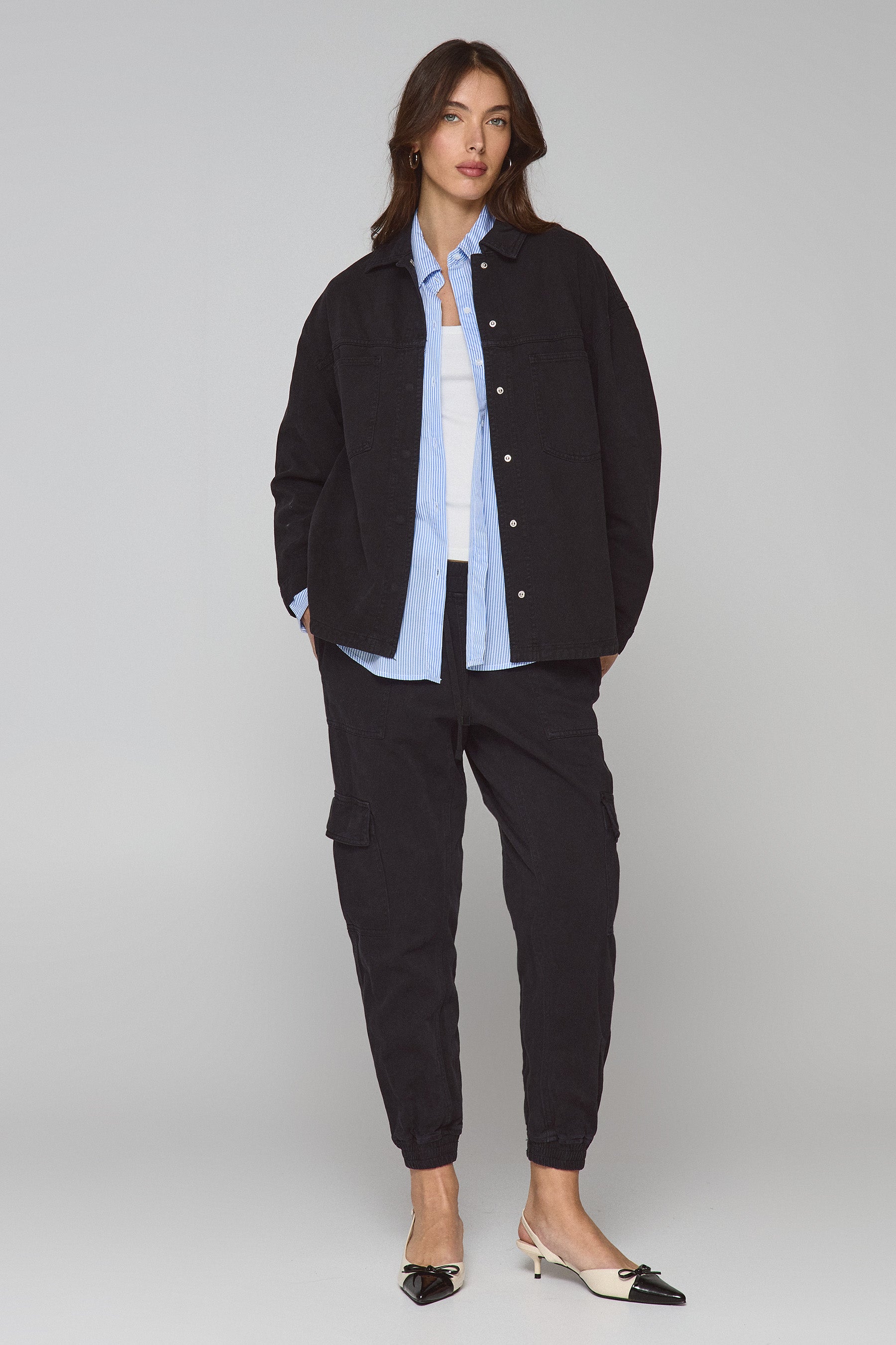 אוברשירט נלי