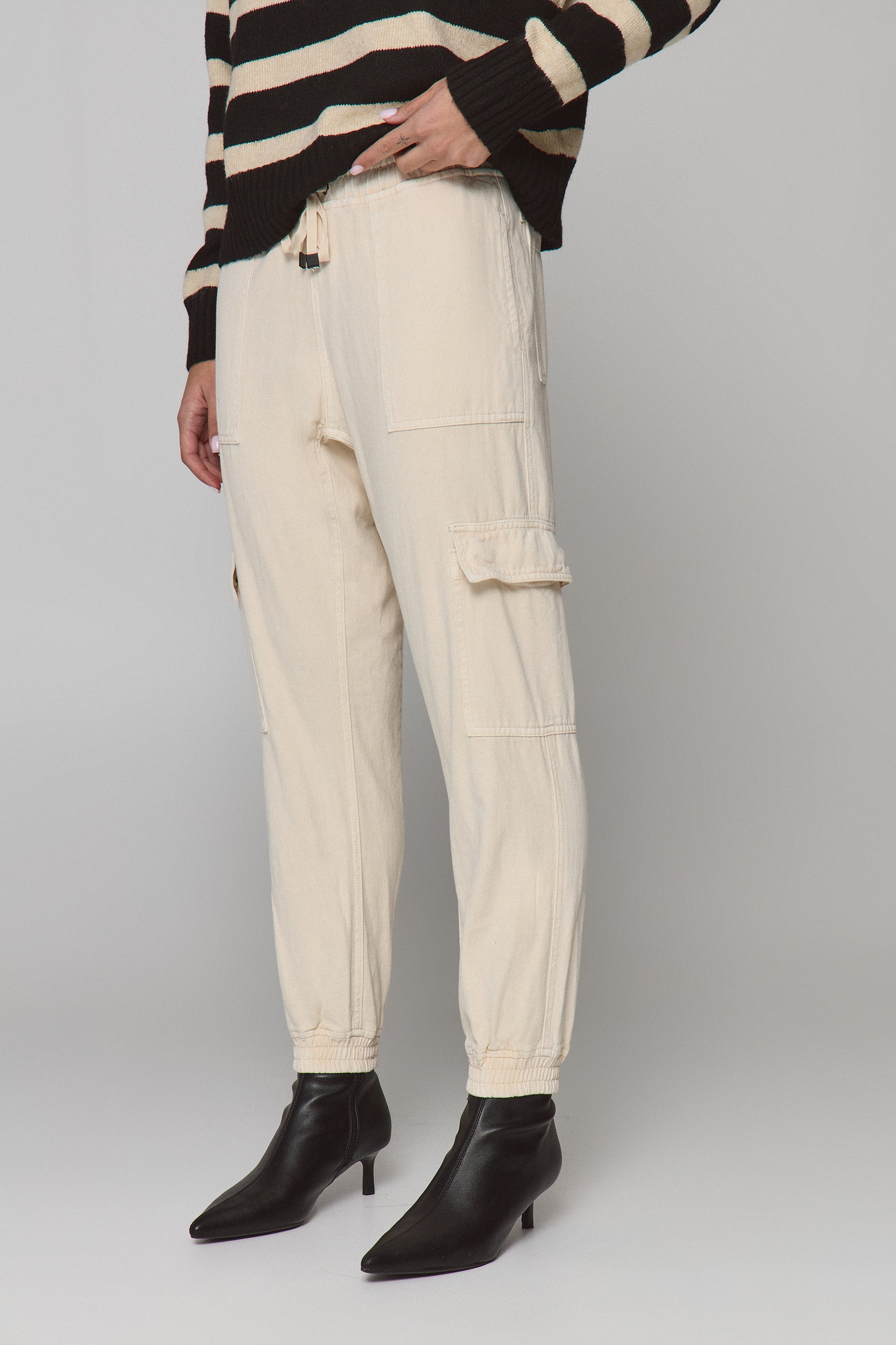 דגמח דריל נלי