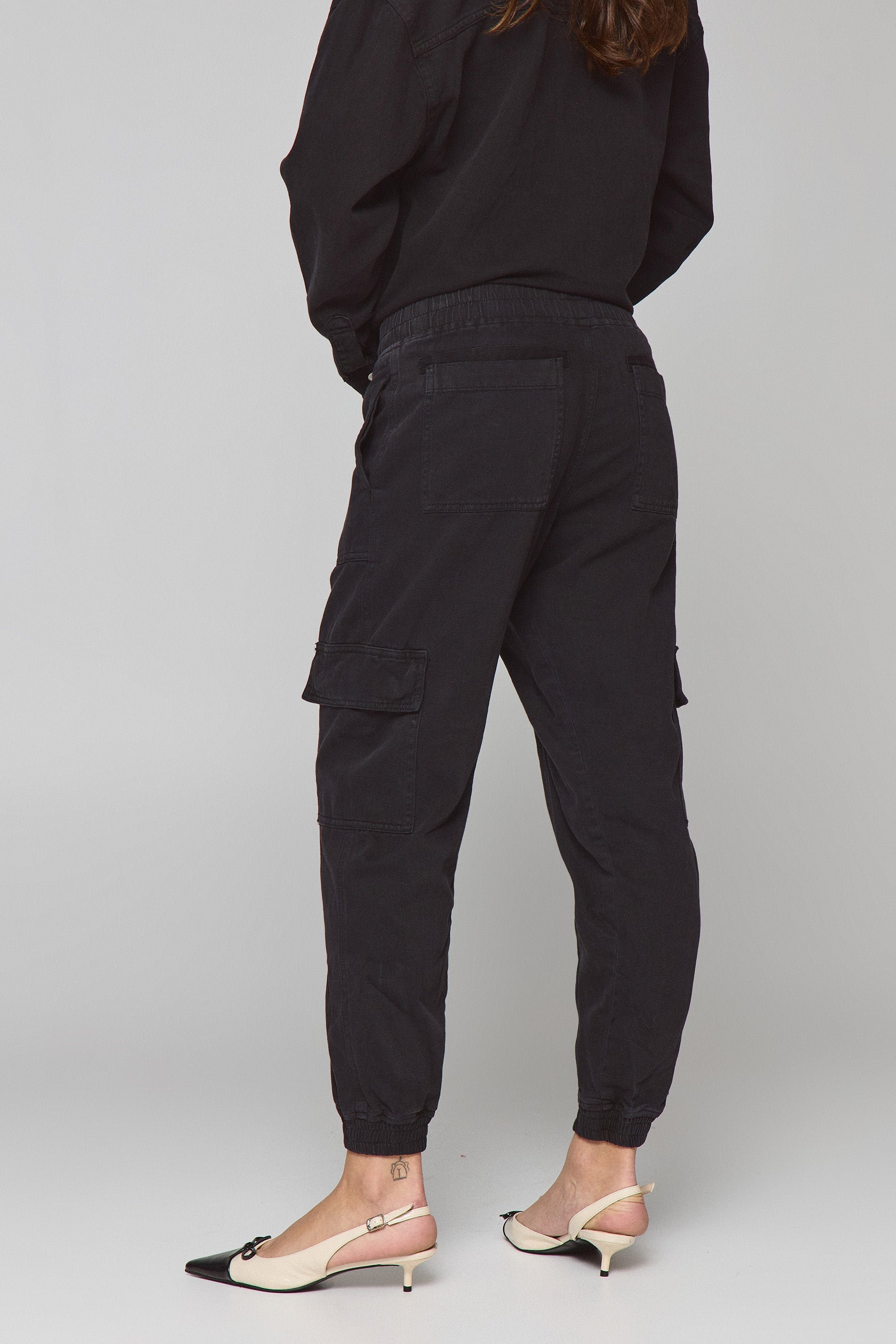 דגמח דריל נלי