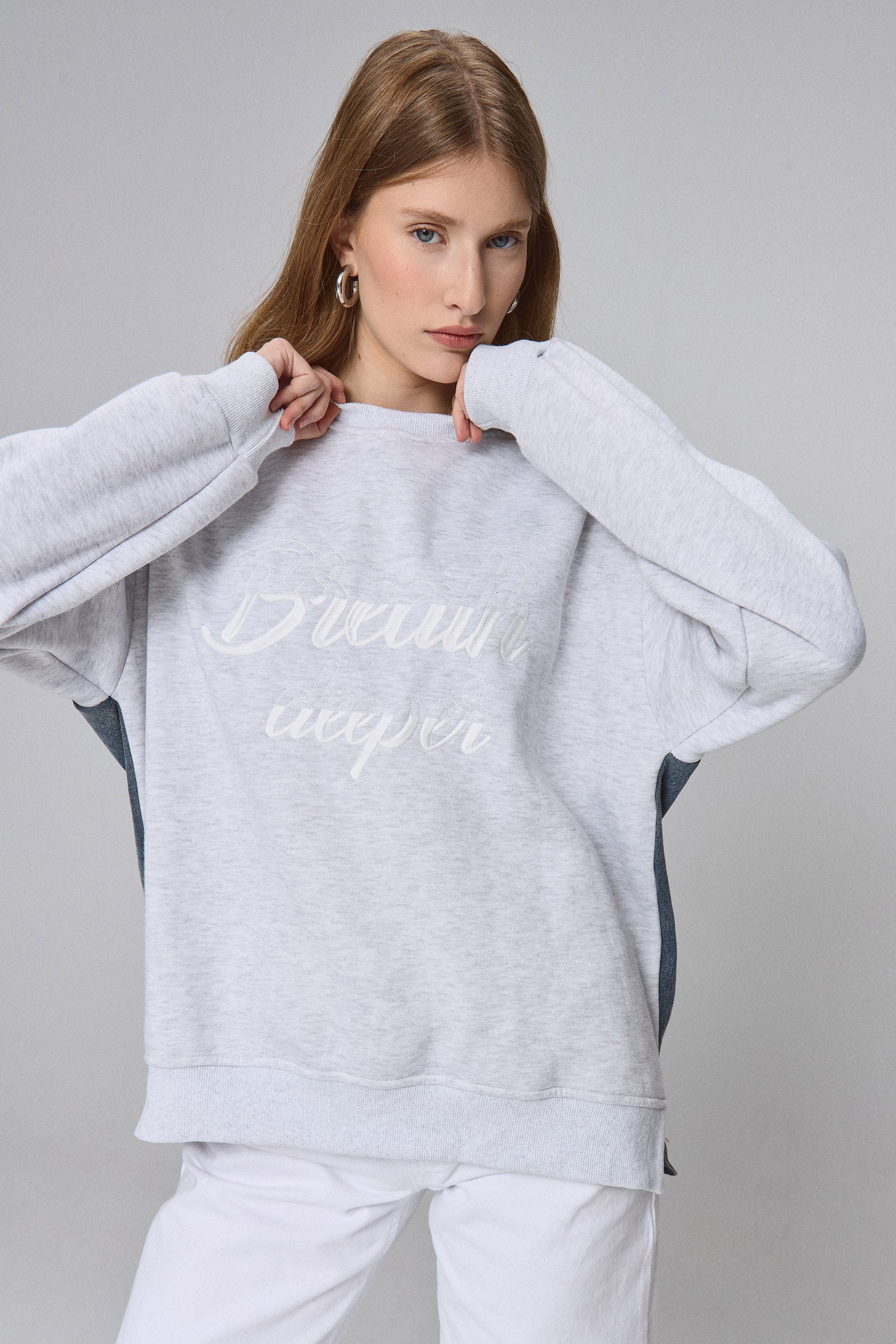 סוויטשירט שילוב ג'ינס