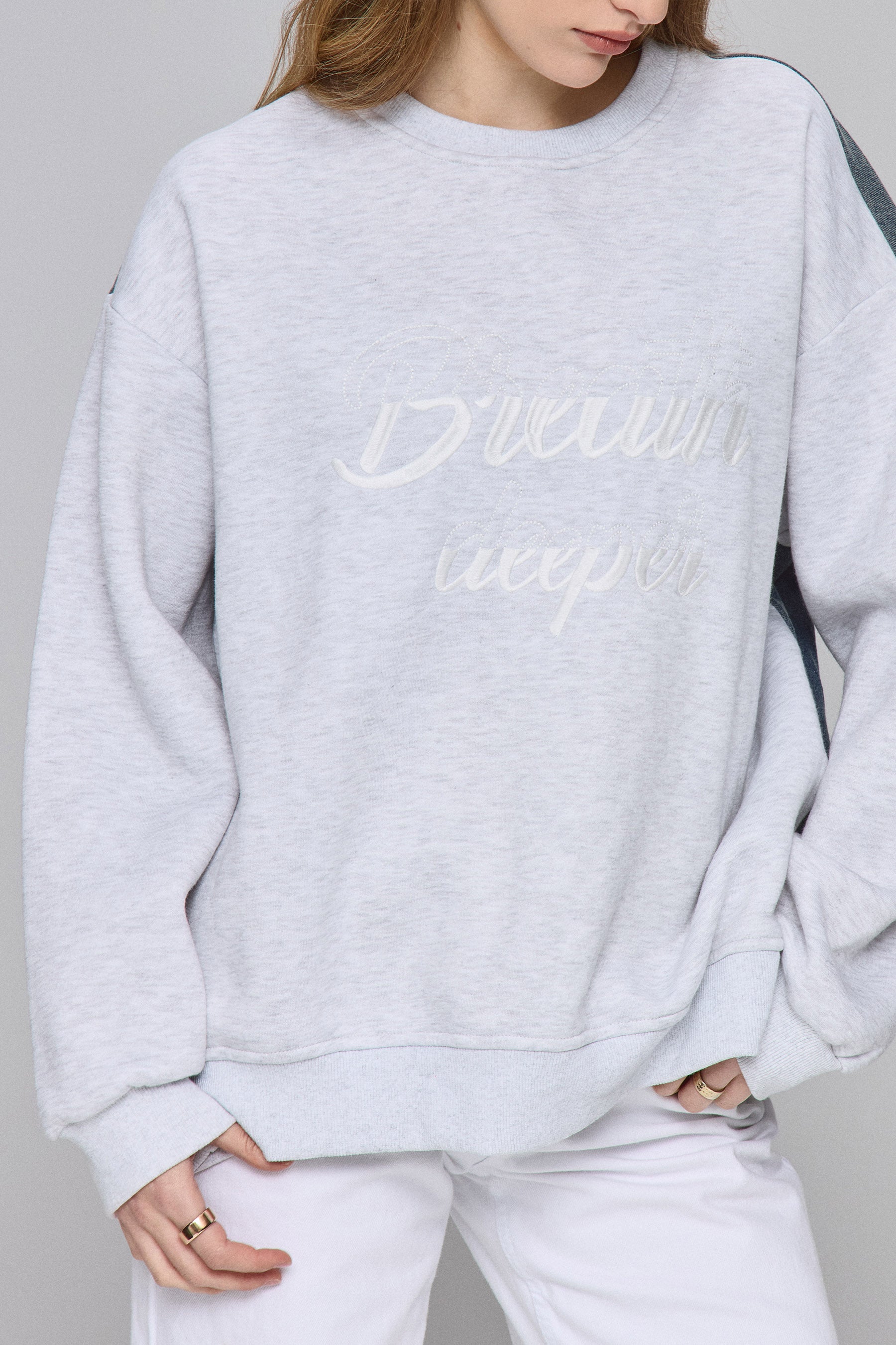 סוויטשירט שילוב ג'ינס