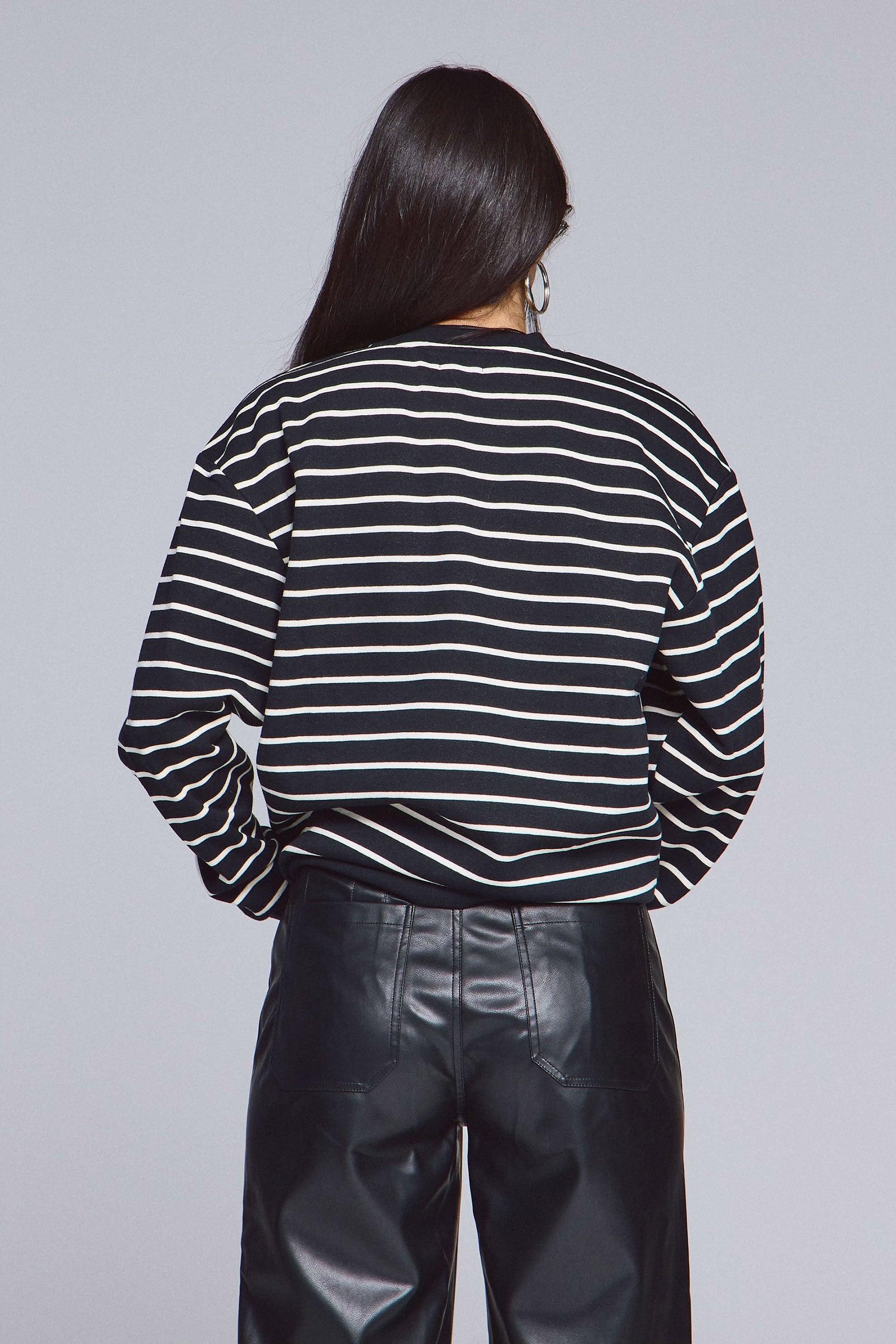 סווטישריט פוטר פסים Y/D שחור אופייט