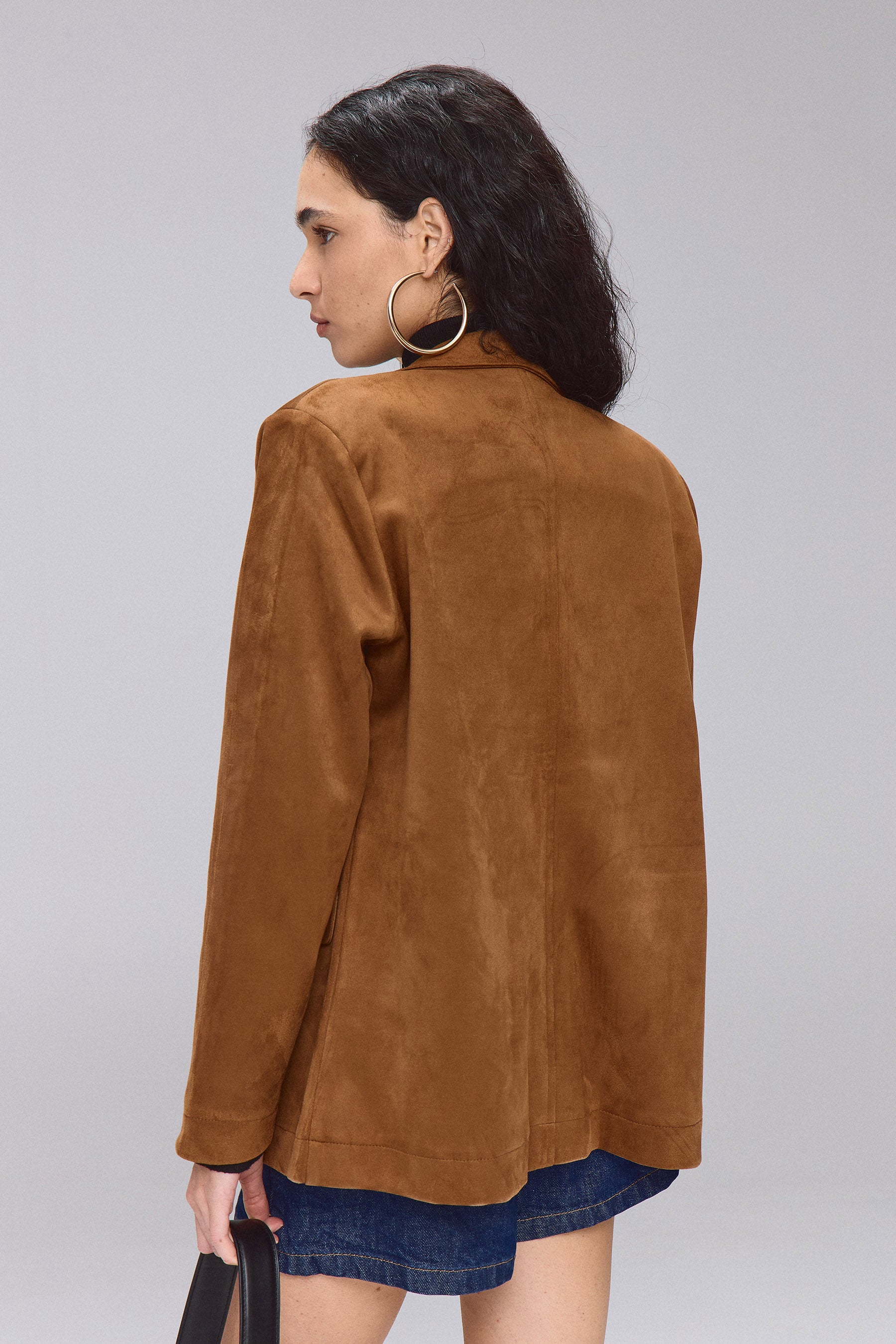 ג'קט מחוייט זמש