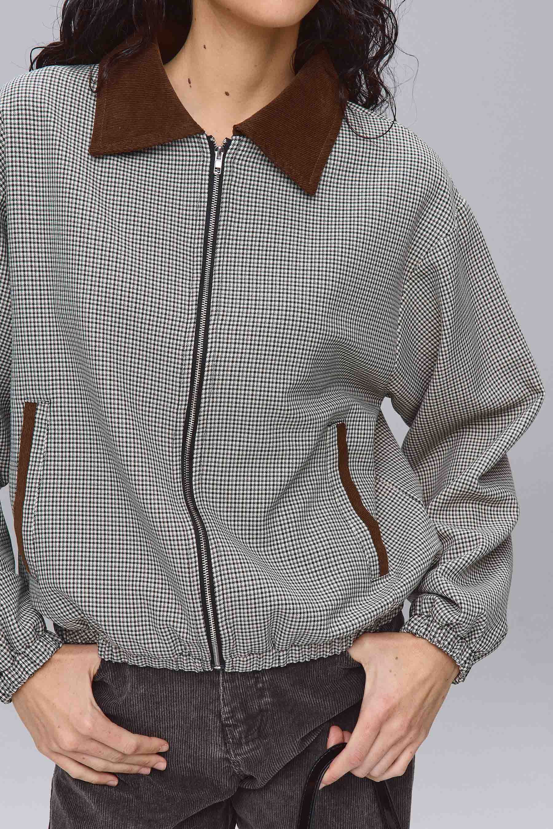 ג'קט משבצות עם צווארון קורדרוי