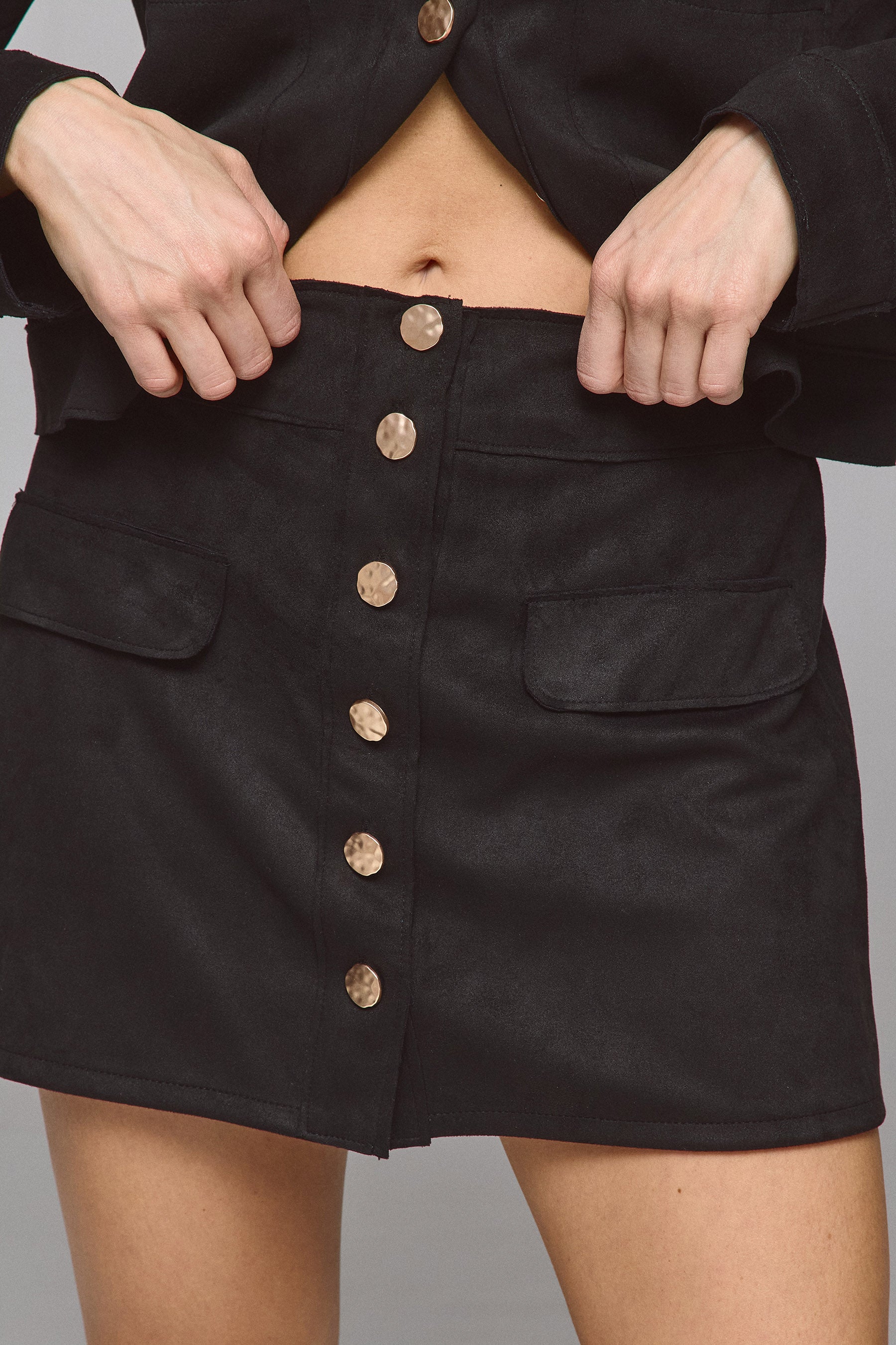 חצאית מיני זמש כפתורי זהב סט