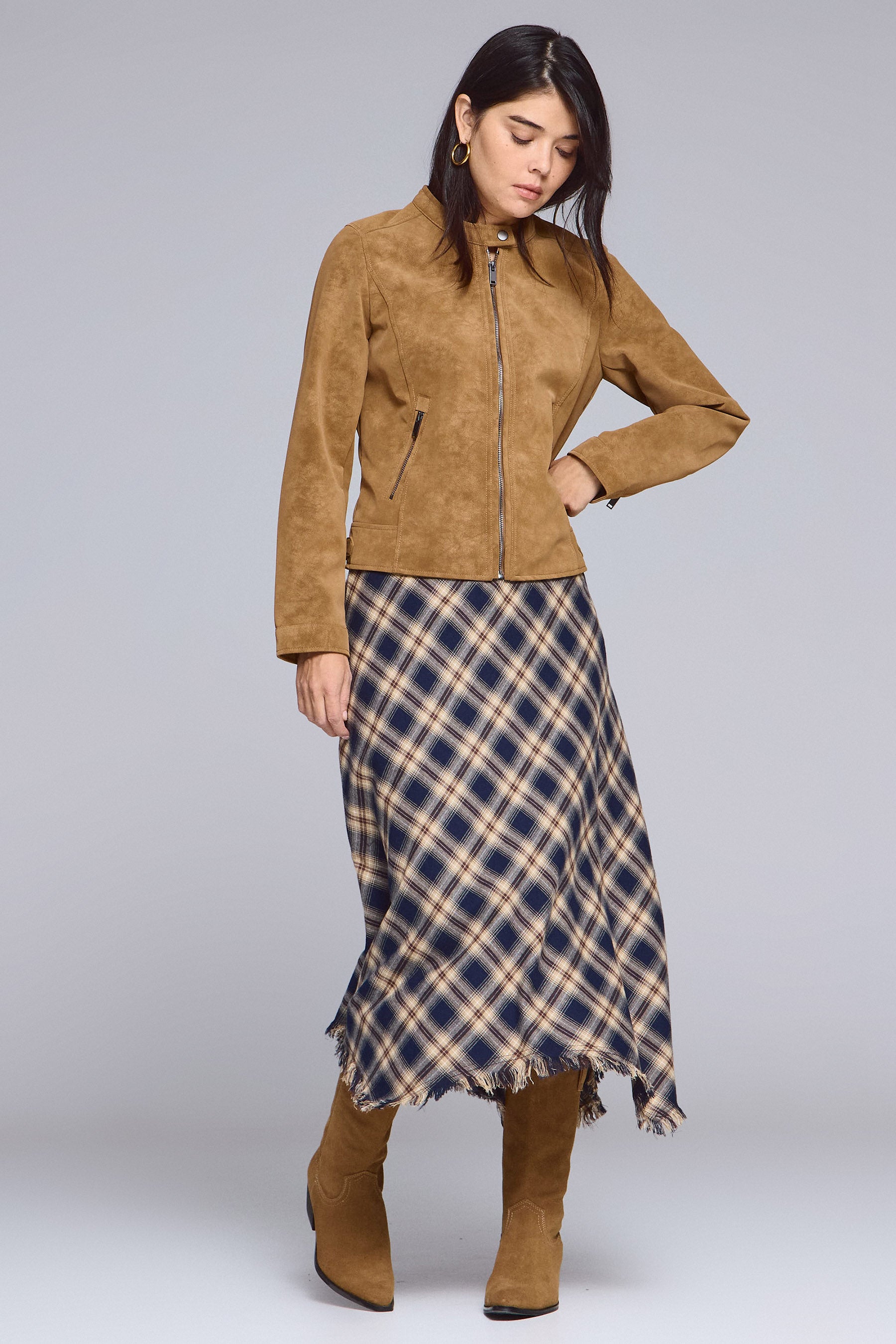 חצאית מידי משובצת