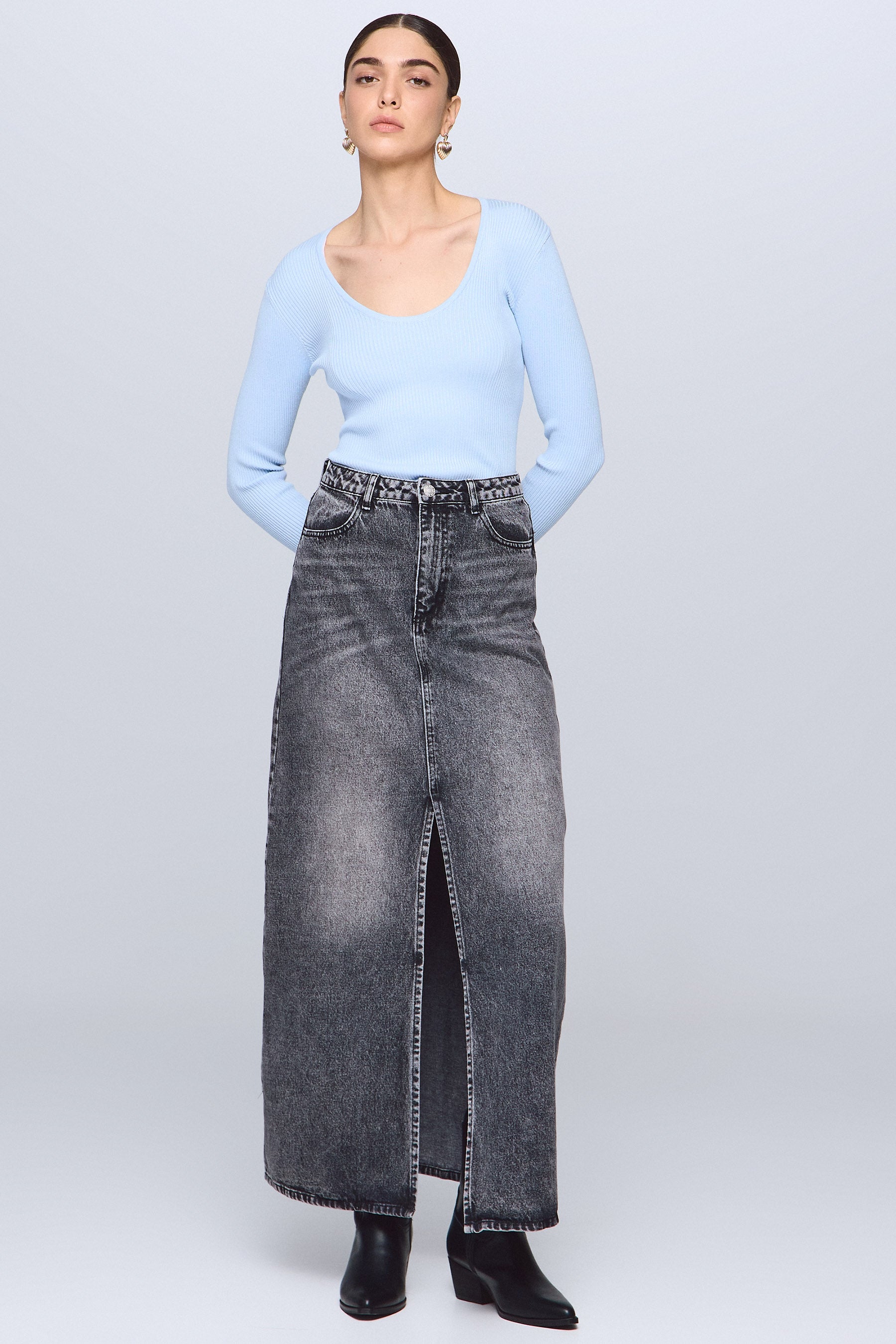 חצאית ג'ינס משופשפת