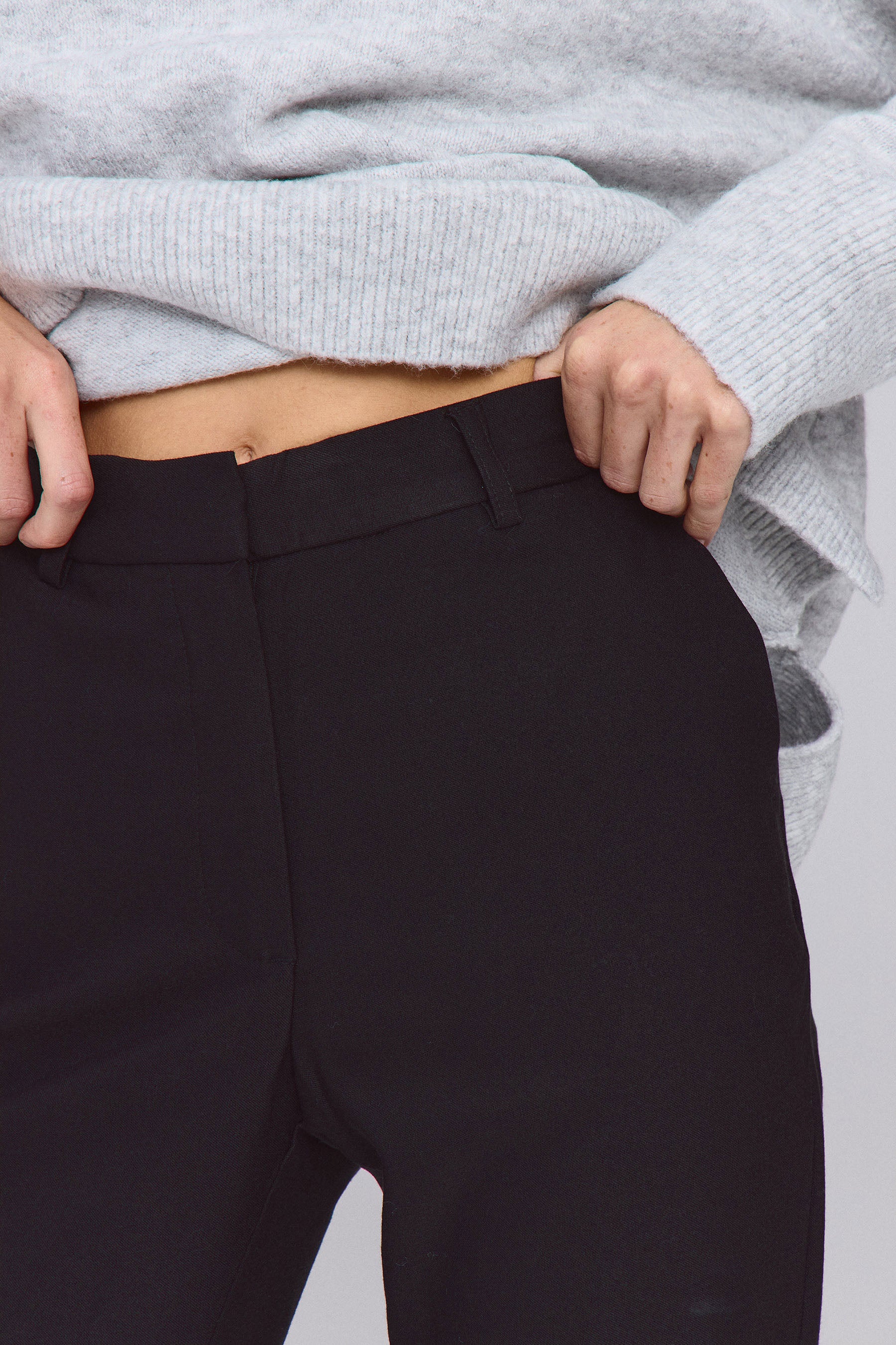 מכנסיים עם חגורה פנימית