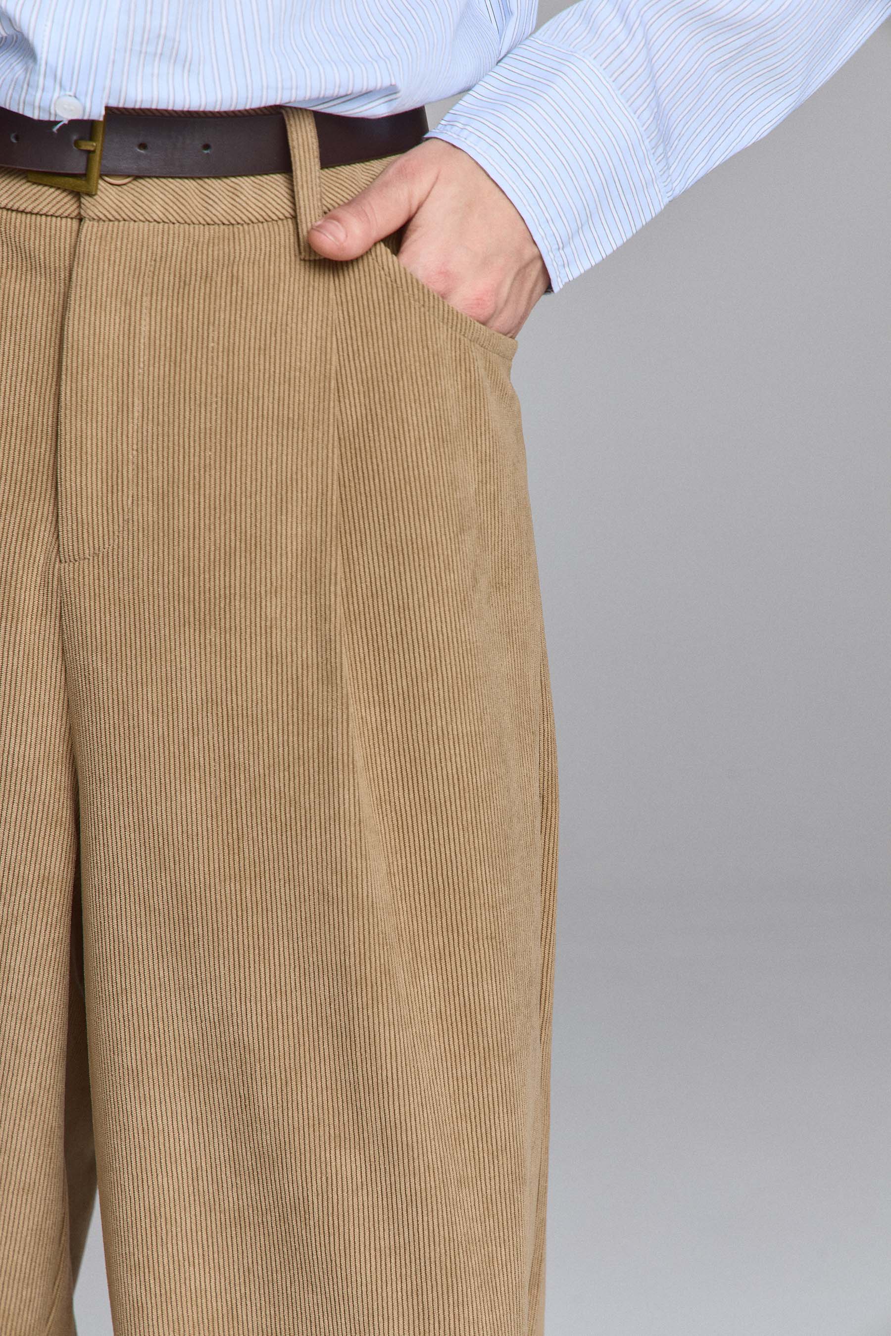 מכנס קורדרוי עם חגורה