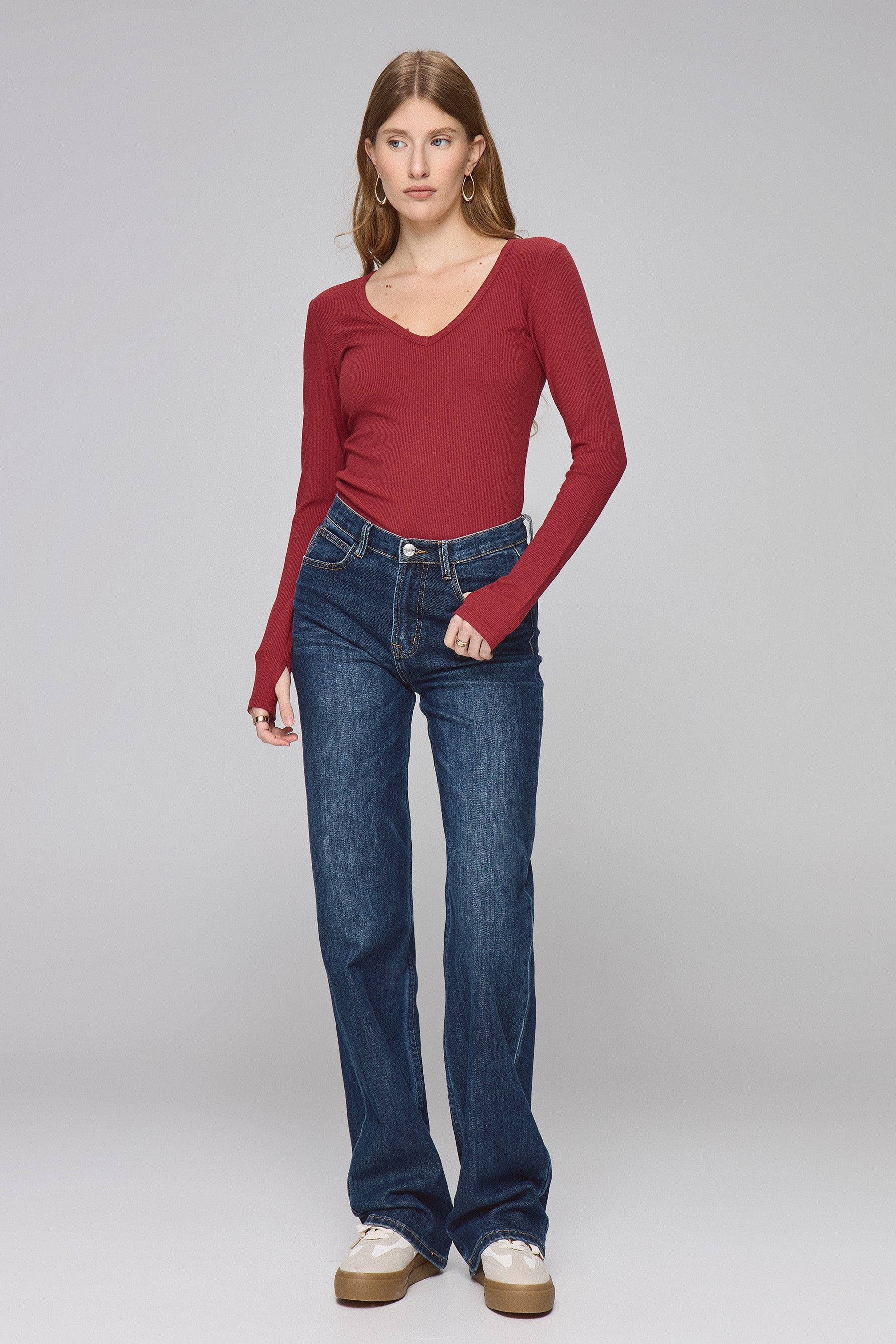 חולצת וי עמוק