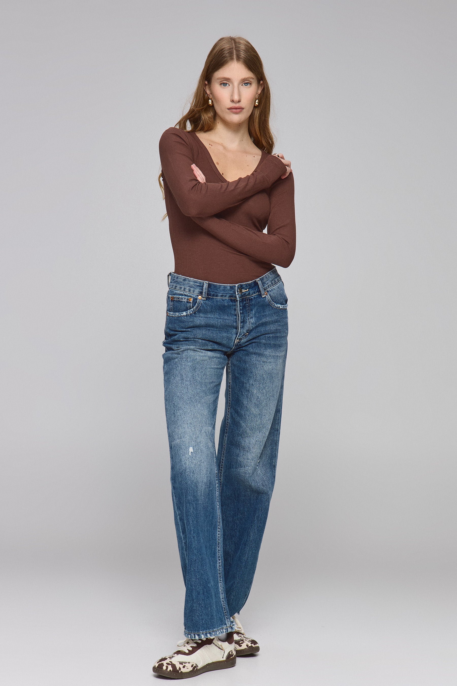 חולצת וי עמוק