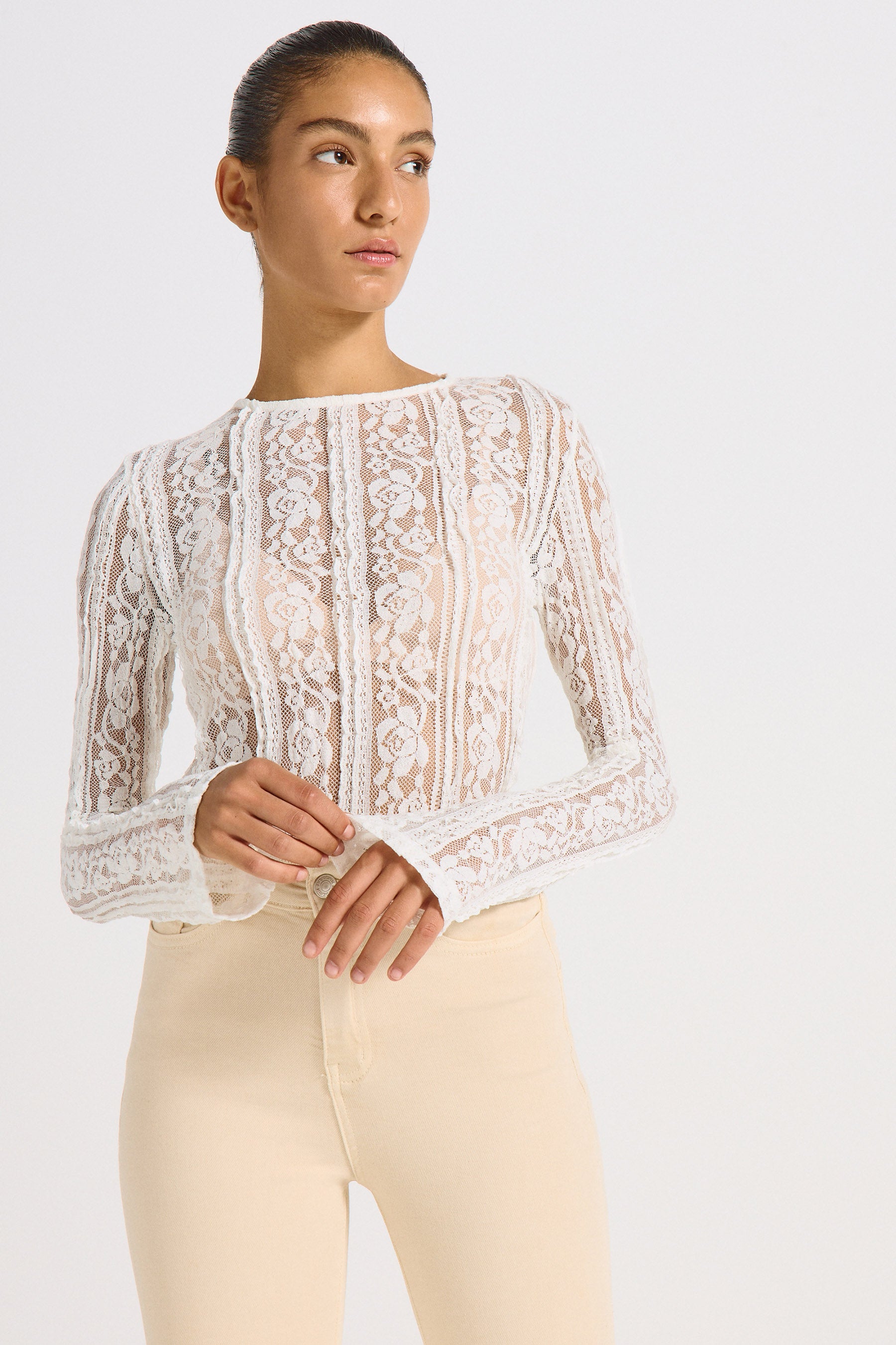 חולצת תחרה ניקי