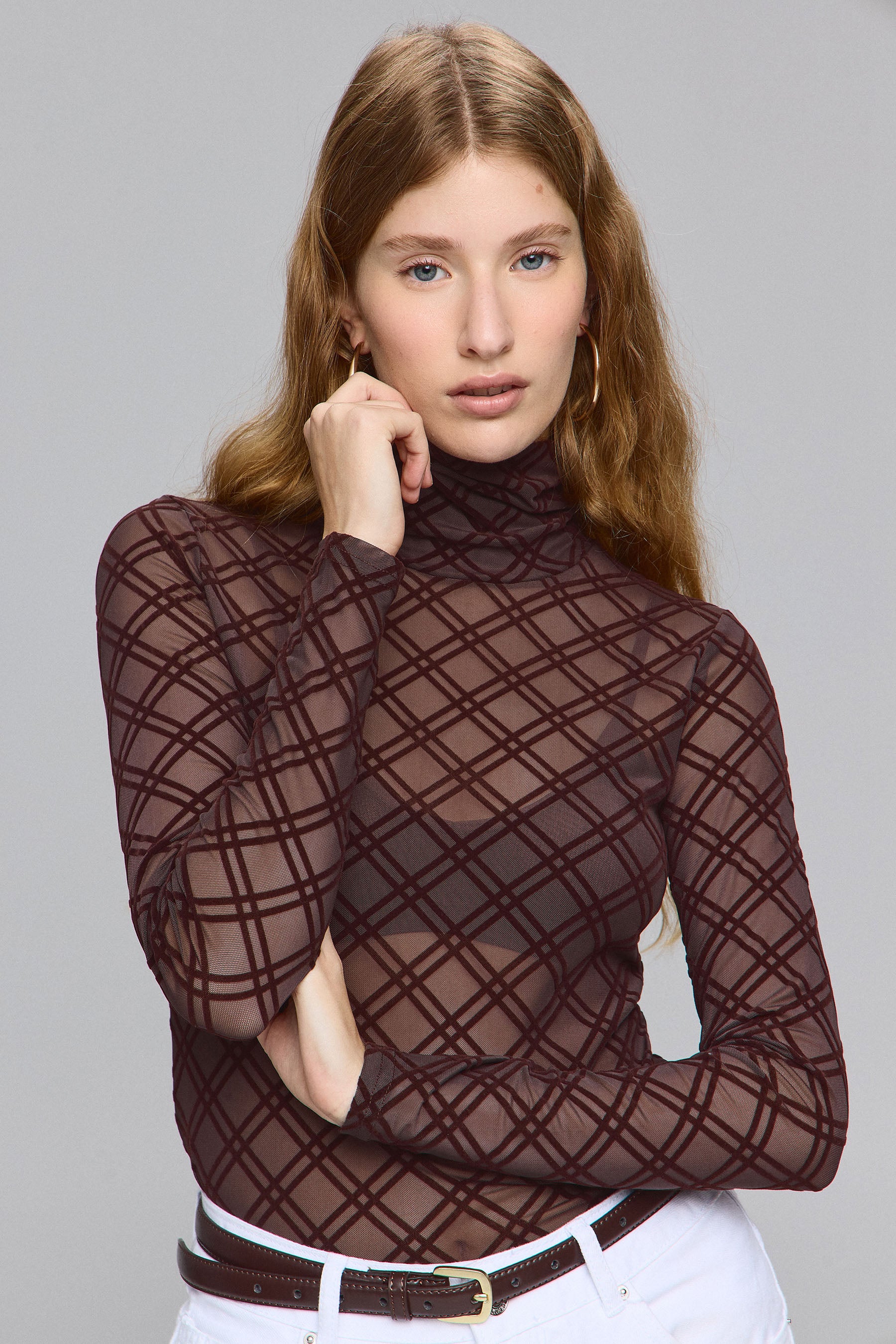 חולצת נויה רזיל