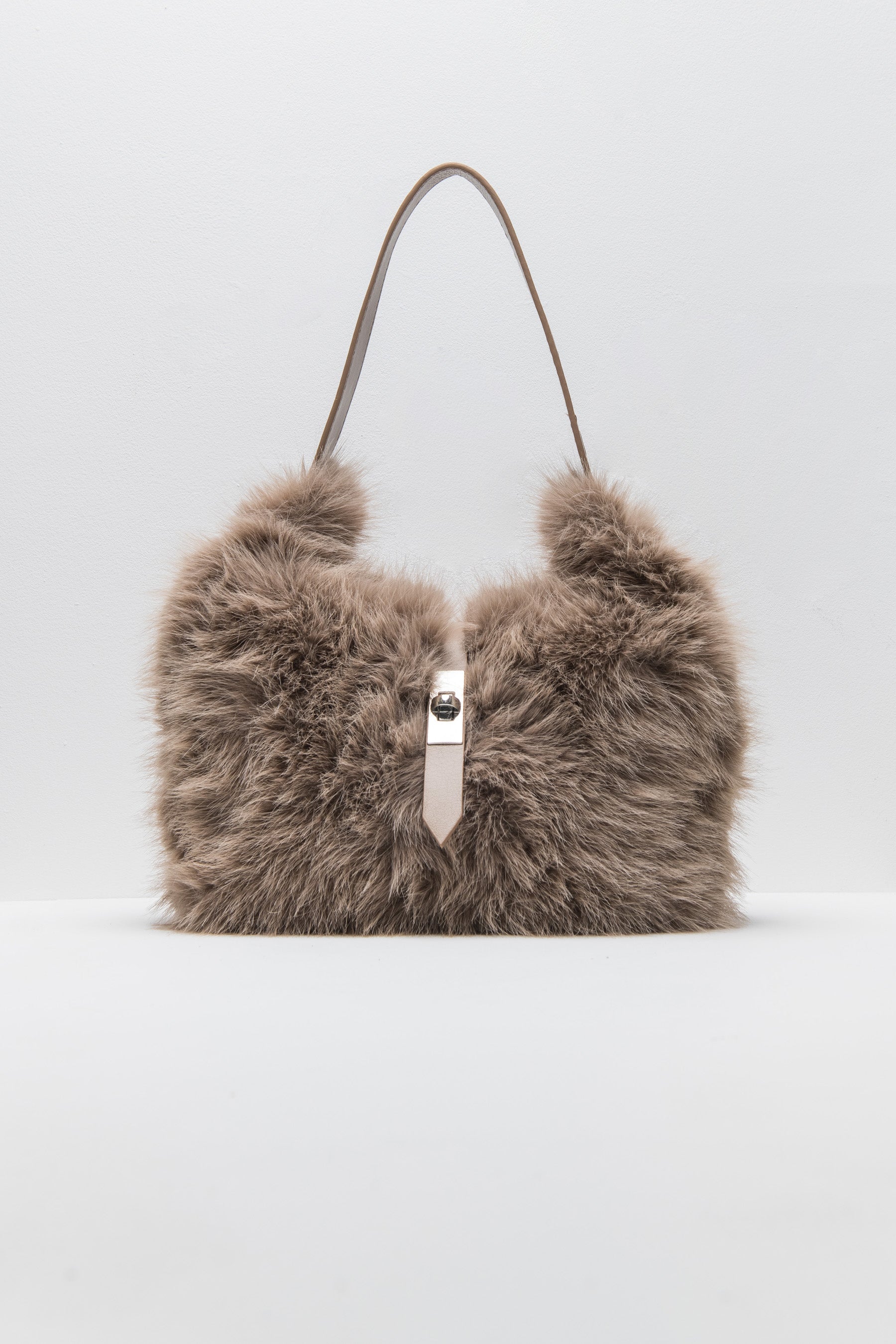 תיק פרווה- ווינטר