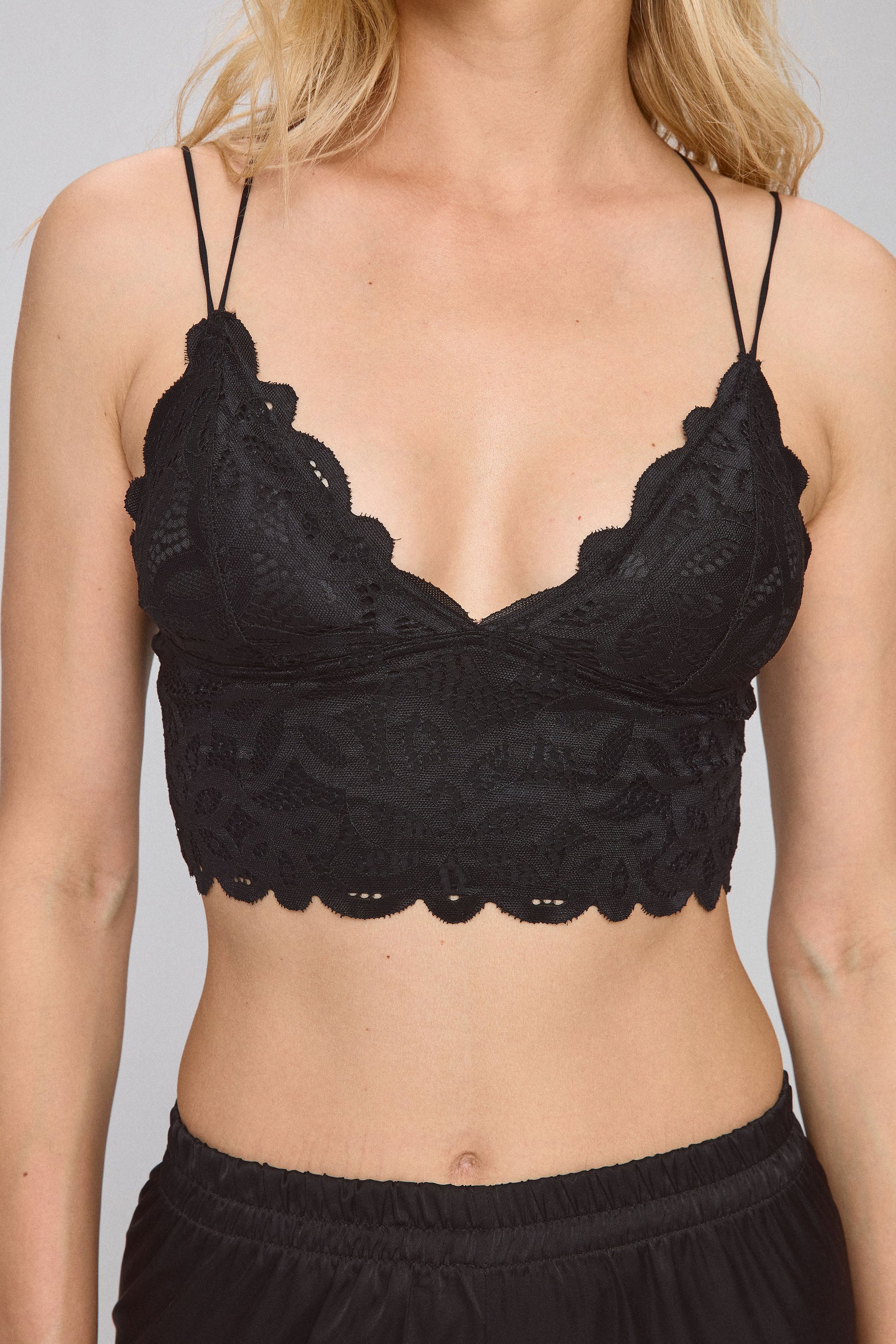 CAMI -טופ תחרה