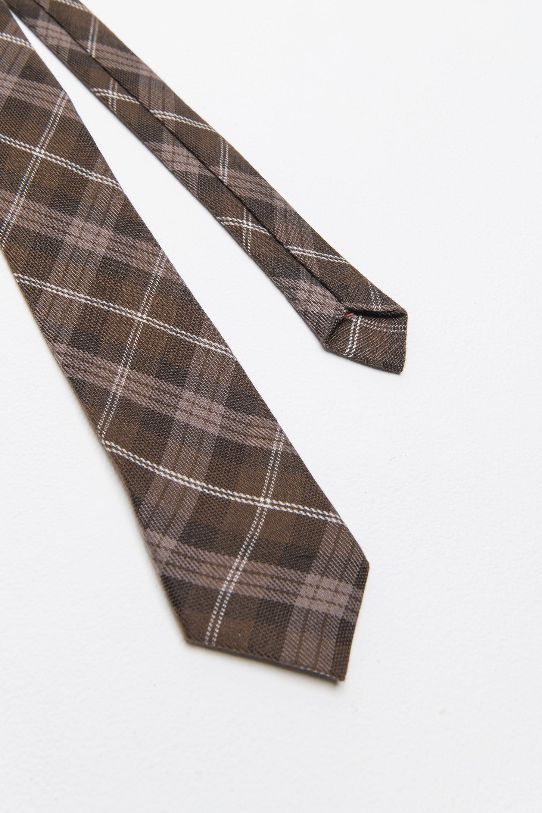 עניבה משובצת