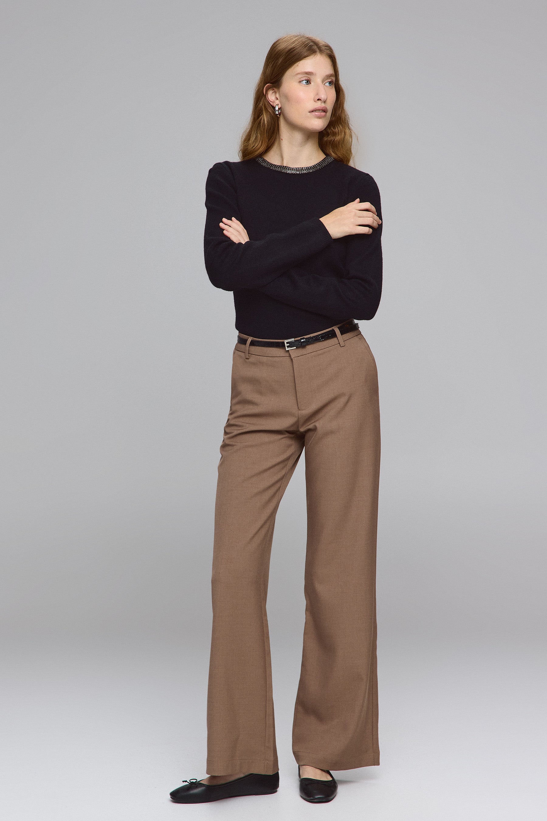 סריג עם צווארון תכשיט