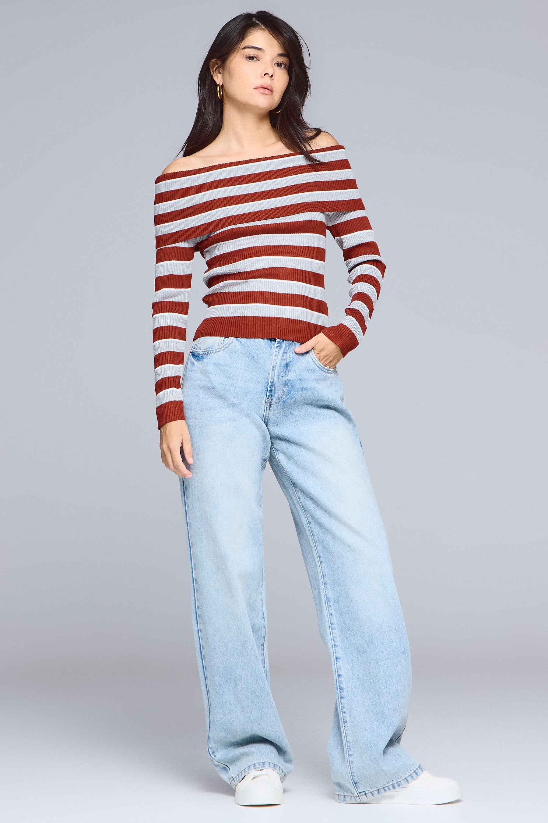 סריג אוף שולדר פסים