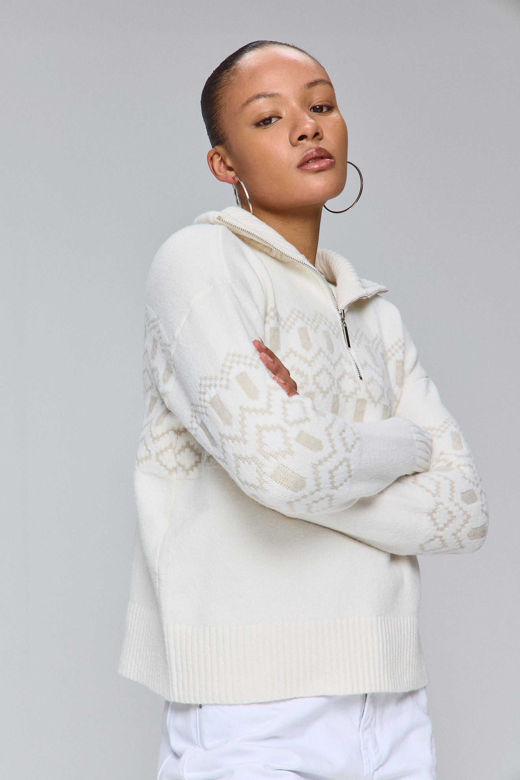 סריג אתני עם  מפתח רוכסן