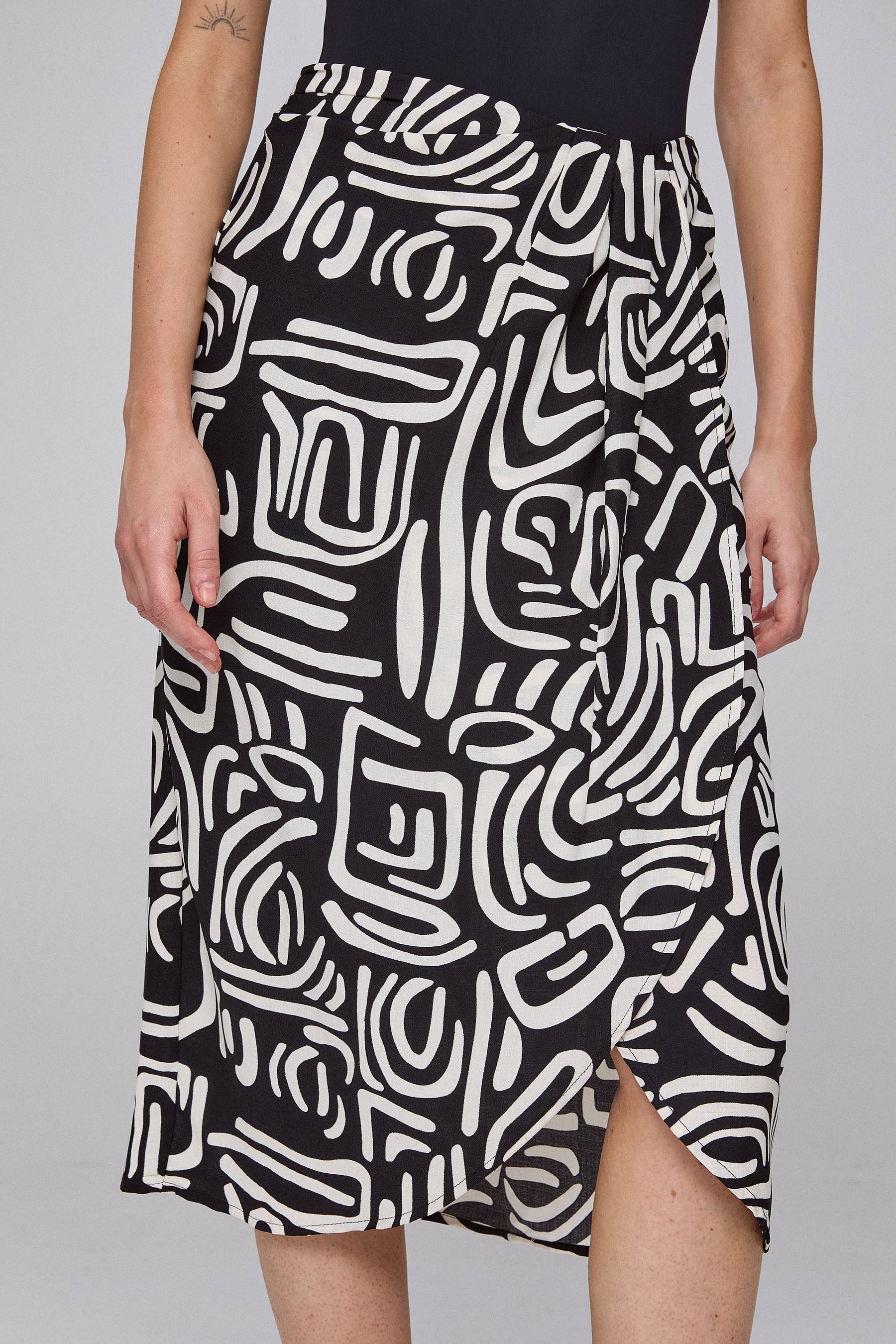 חצאית מעטפת מודפסת