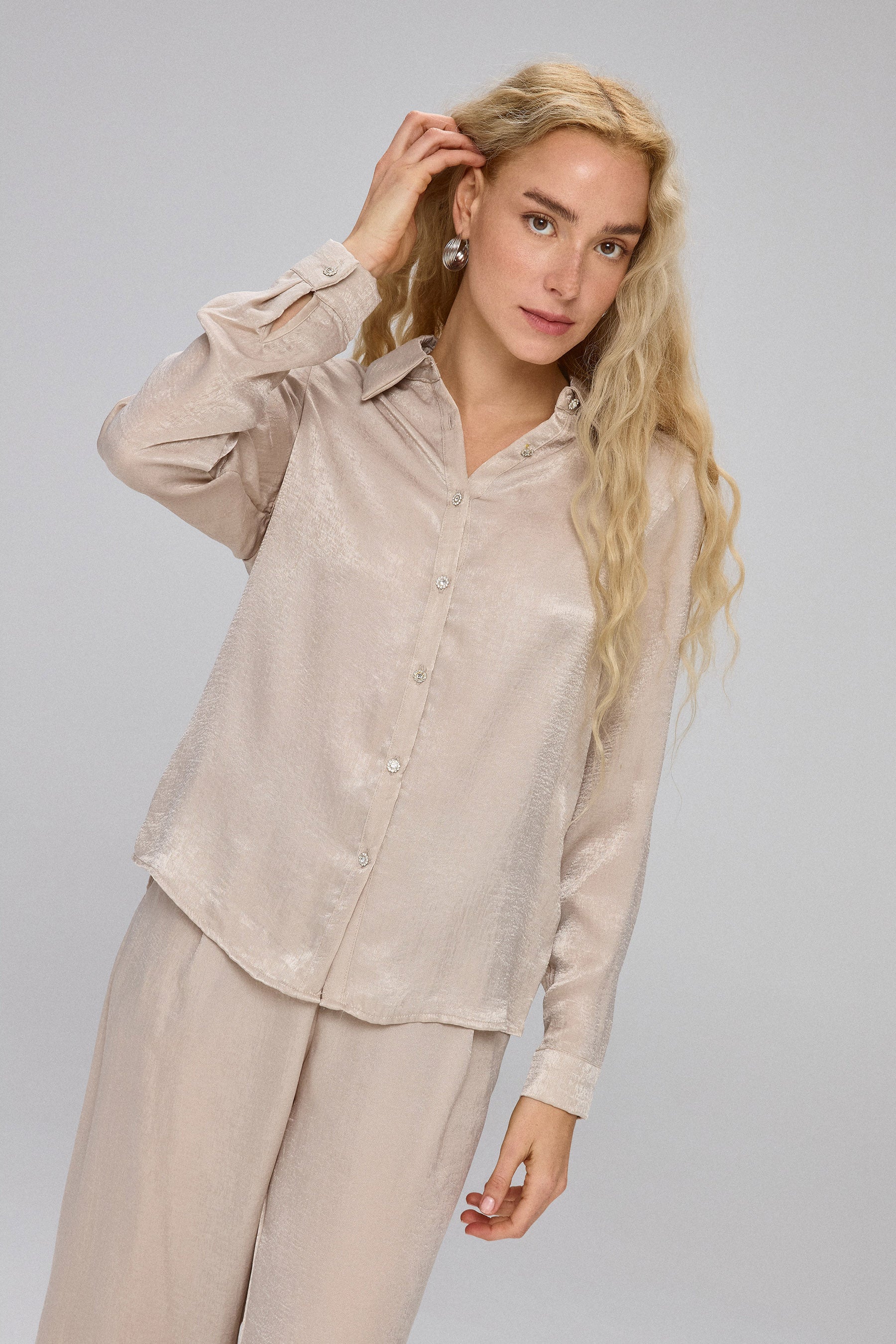 חולצה מכופתרת סאטן טקסטורה סט