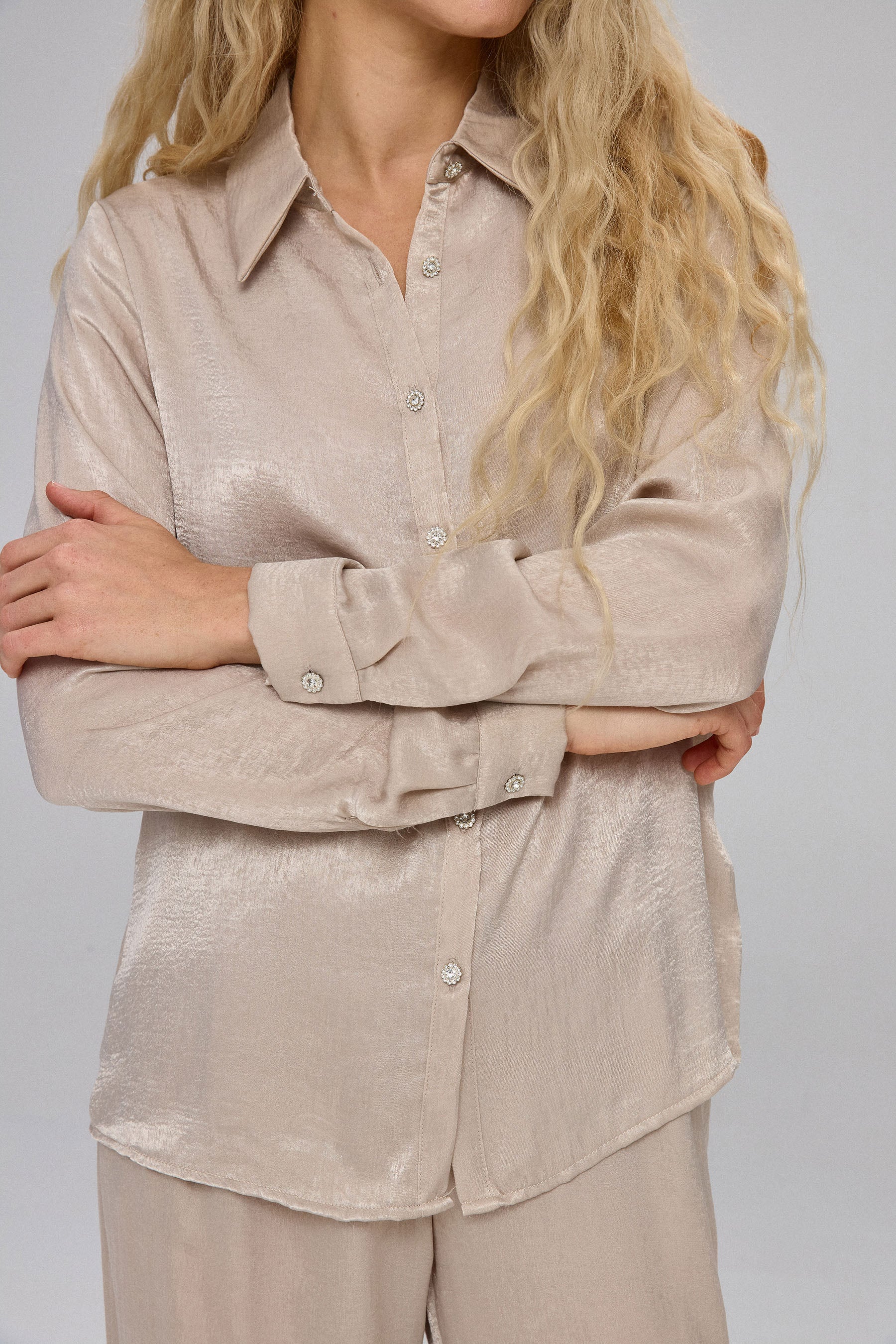 חולצה מכופתרת סאטן טקסטורה סט