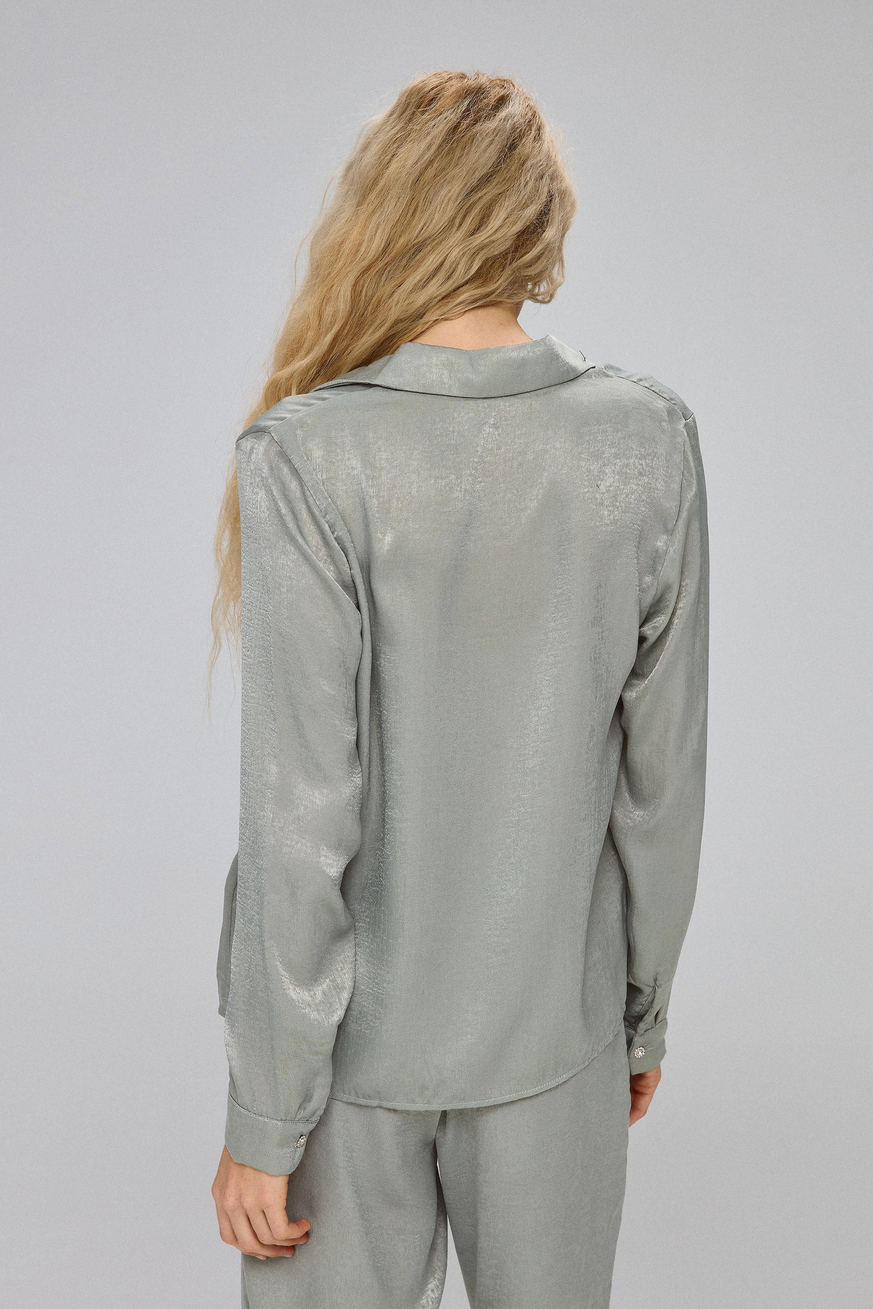 חולצה מכופתרת סאטן טקסטורה סט