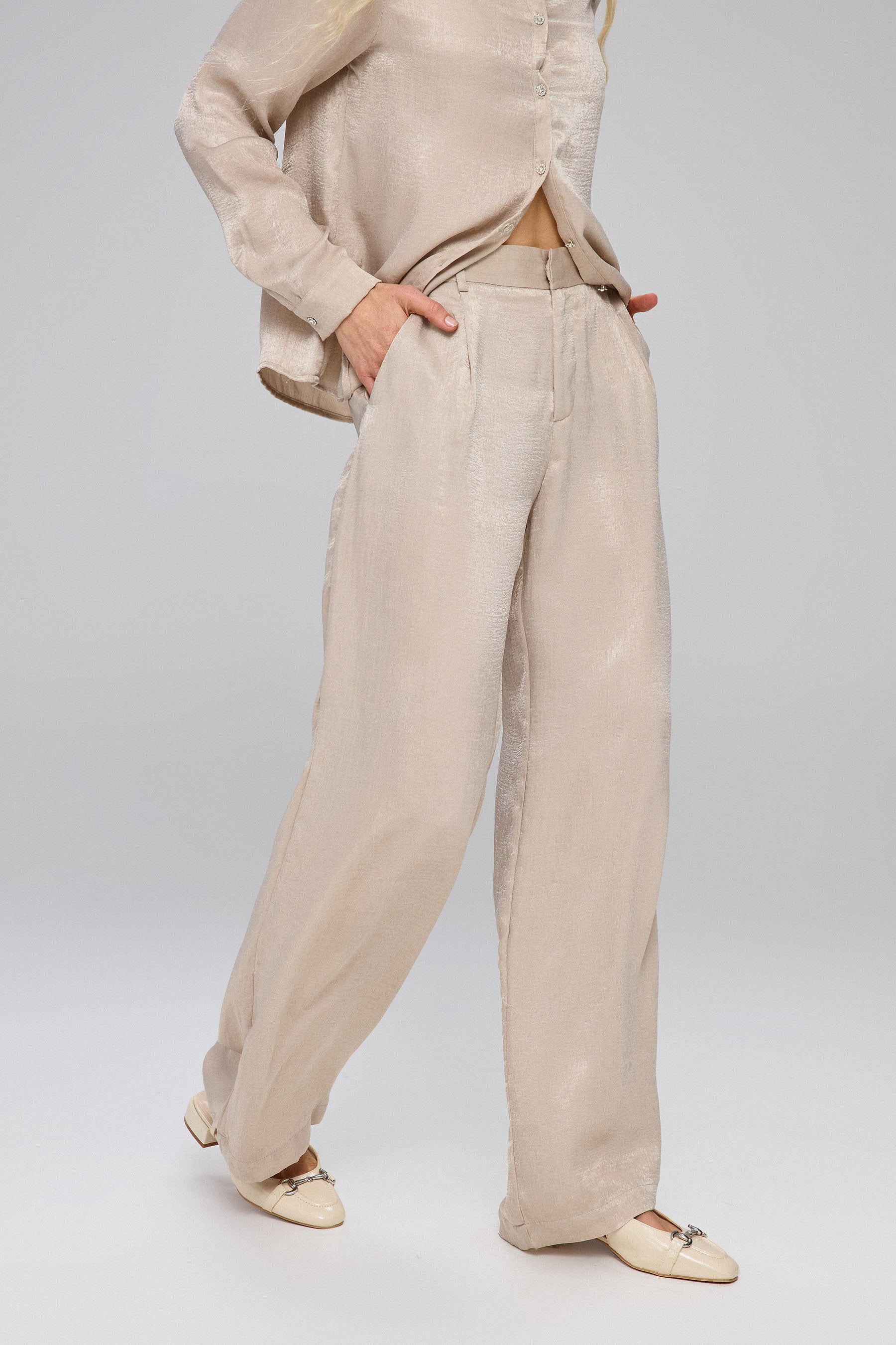 מכנסיים מחוייטים סאטן טקסטורה סט