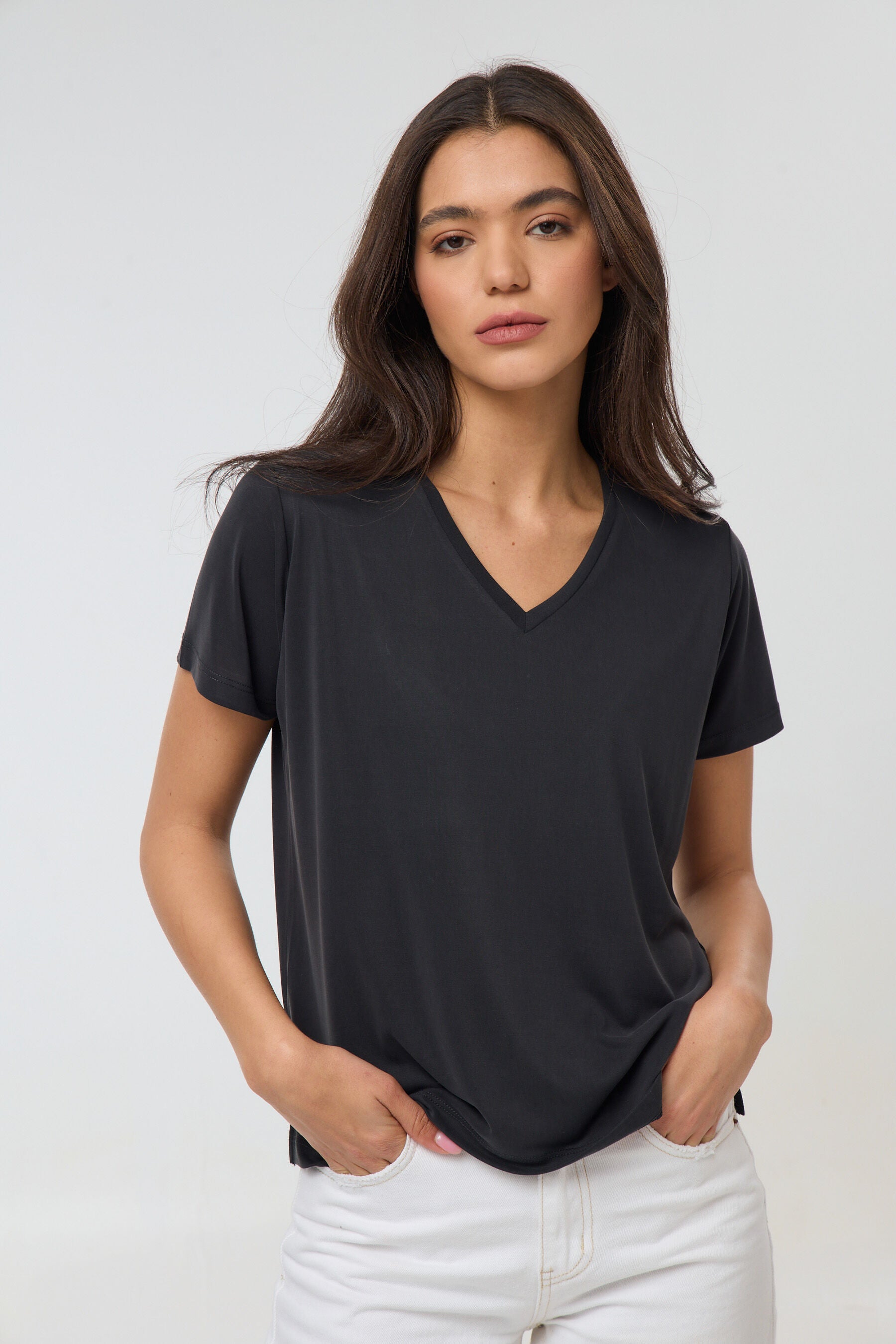 טי קופרו צווארון וי