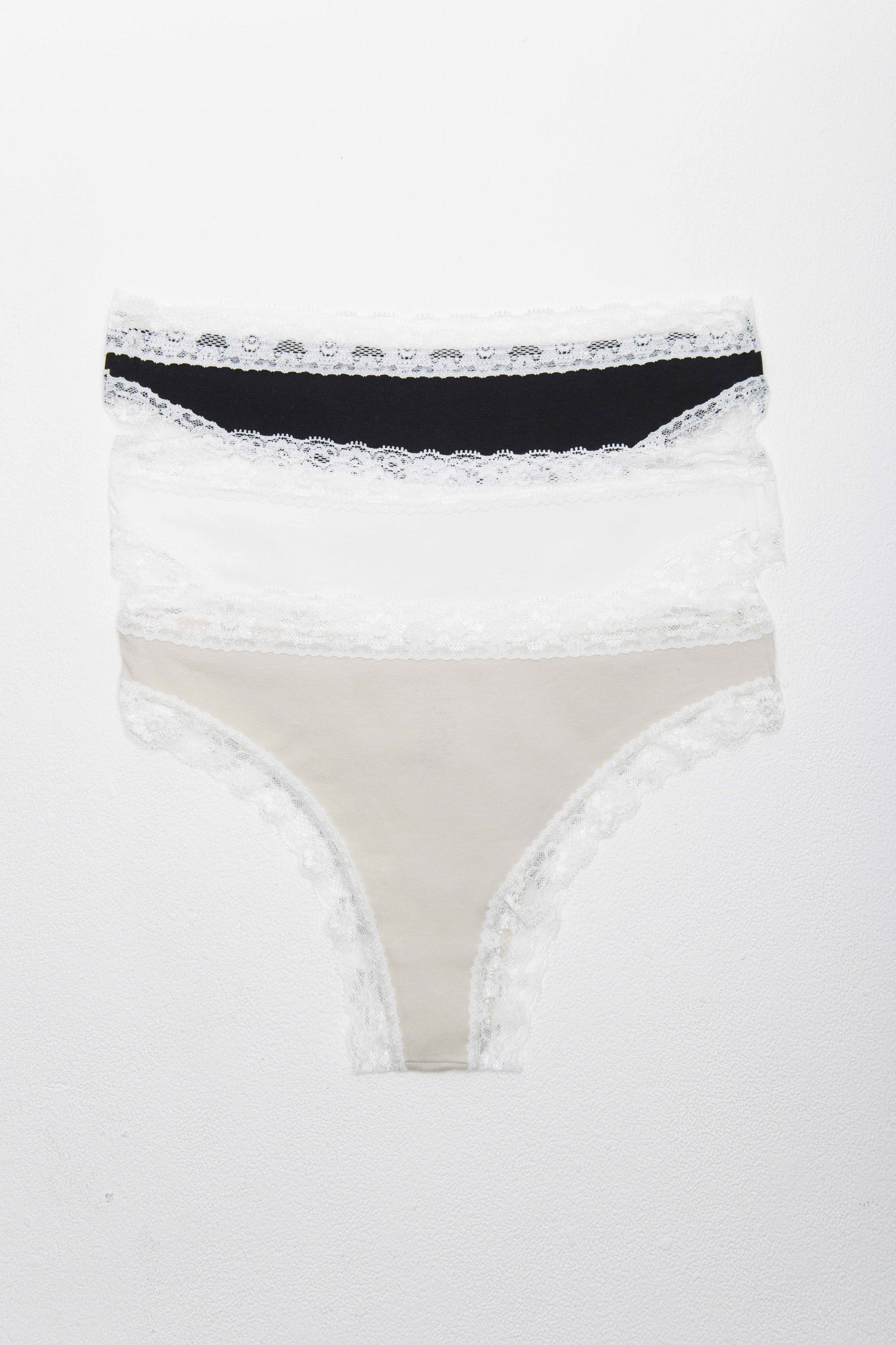 מארז תחתוני תחרה- בז'