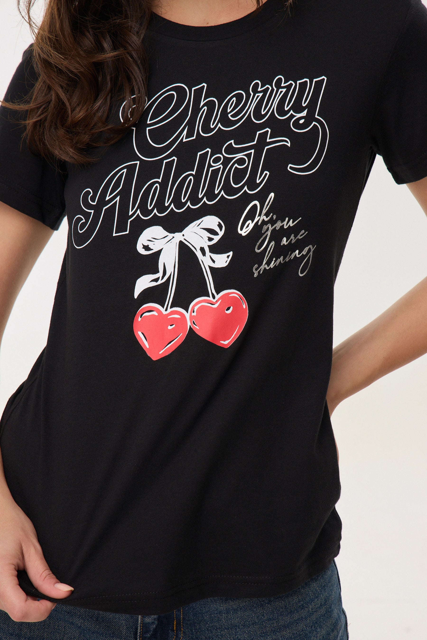 חולצת לורי אדיקט שחורה