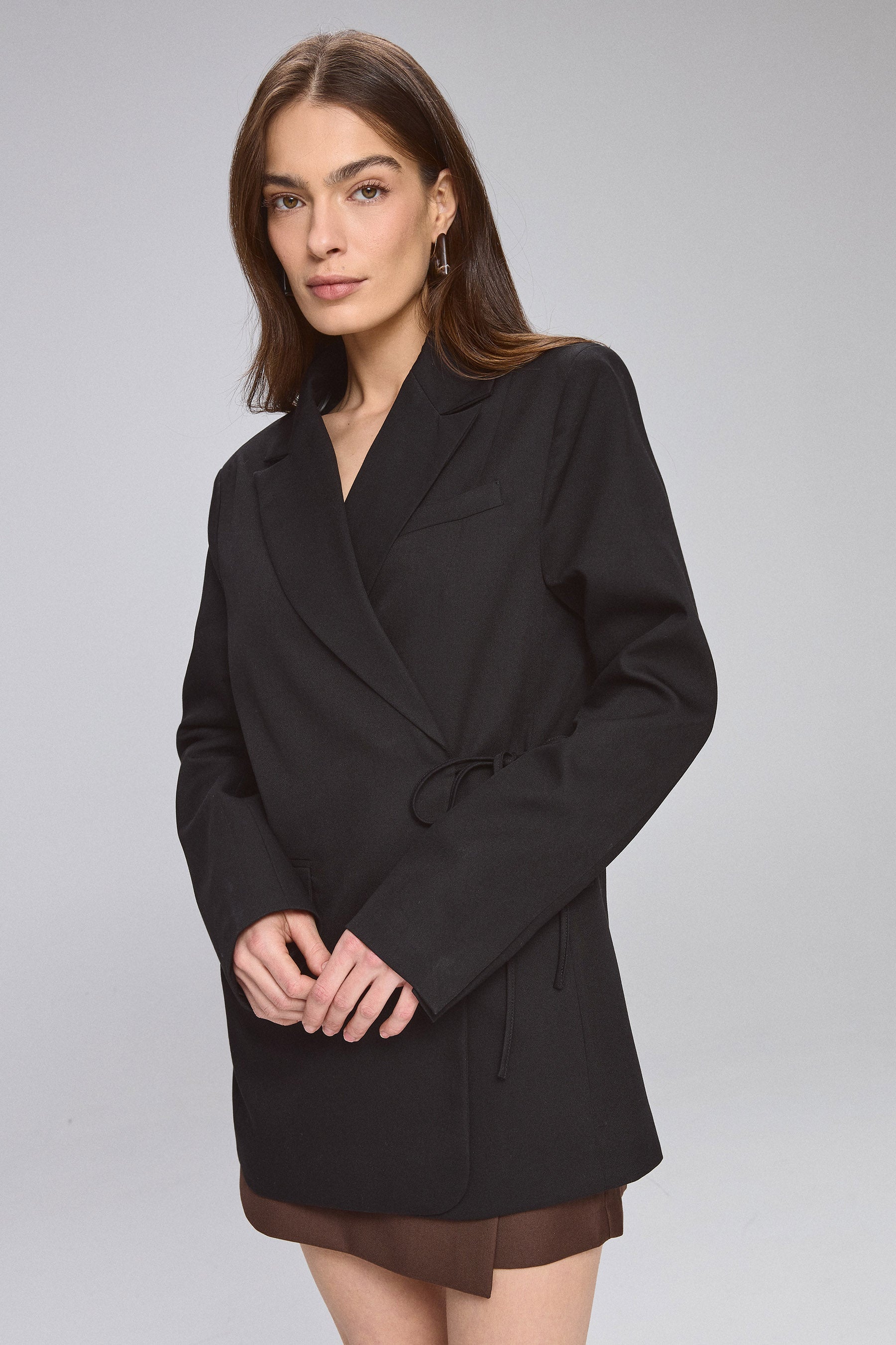 ג'קט מחוייט עם קשירה