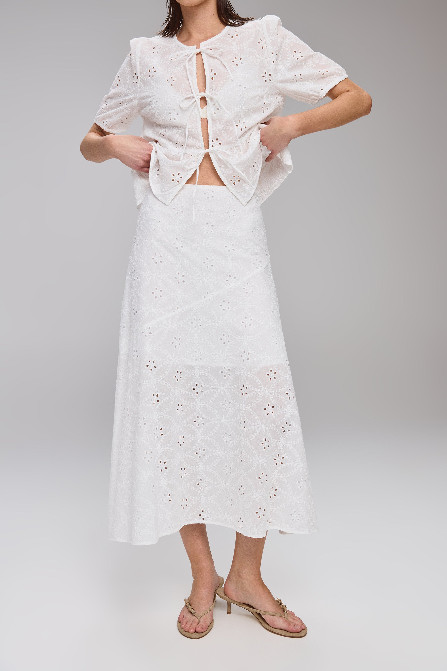 חצאית תחרה מידי סט