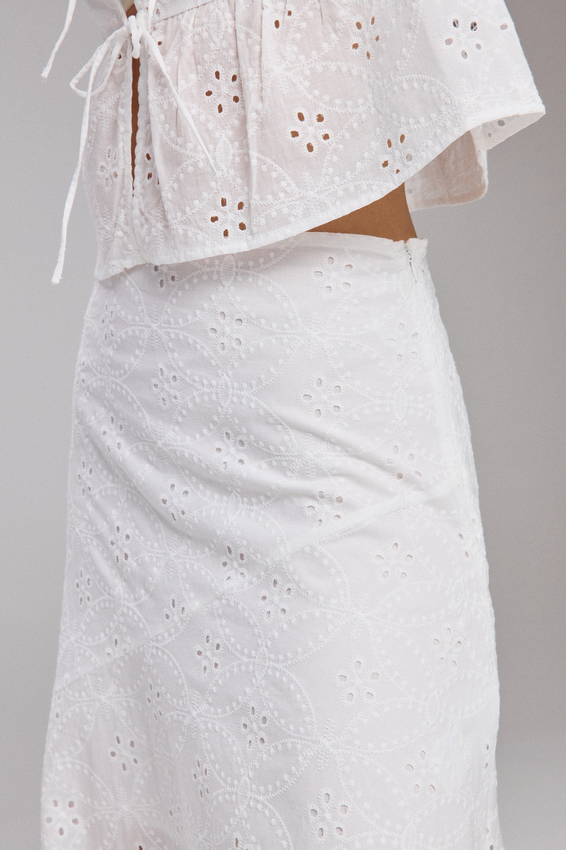 חצאית תחרה מידי סט