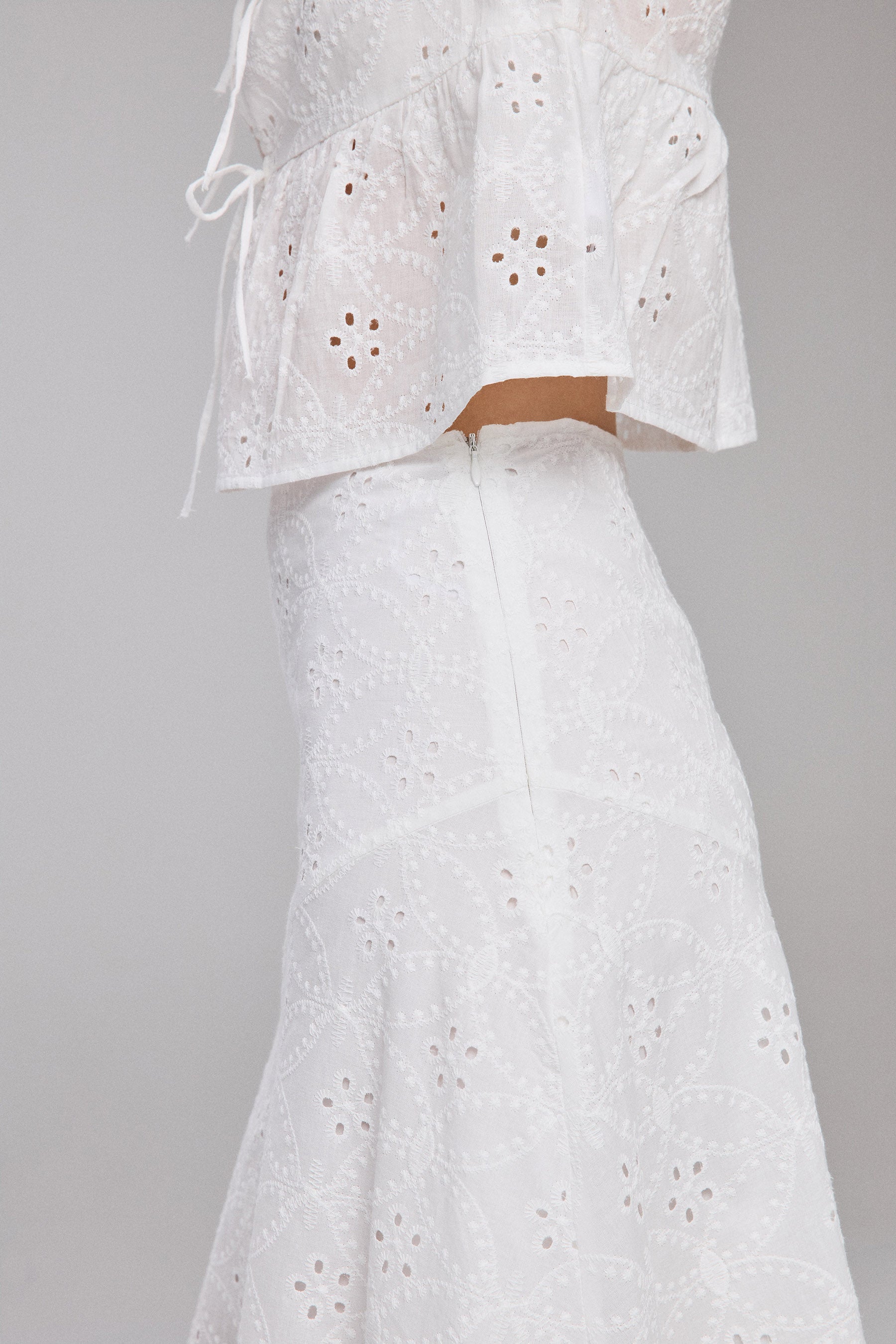 חצאית תחרה מידי סט