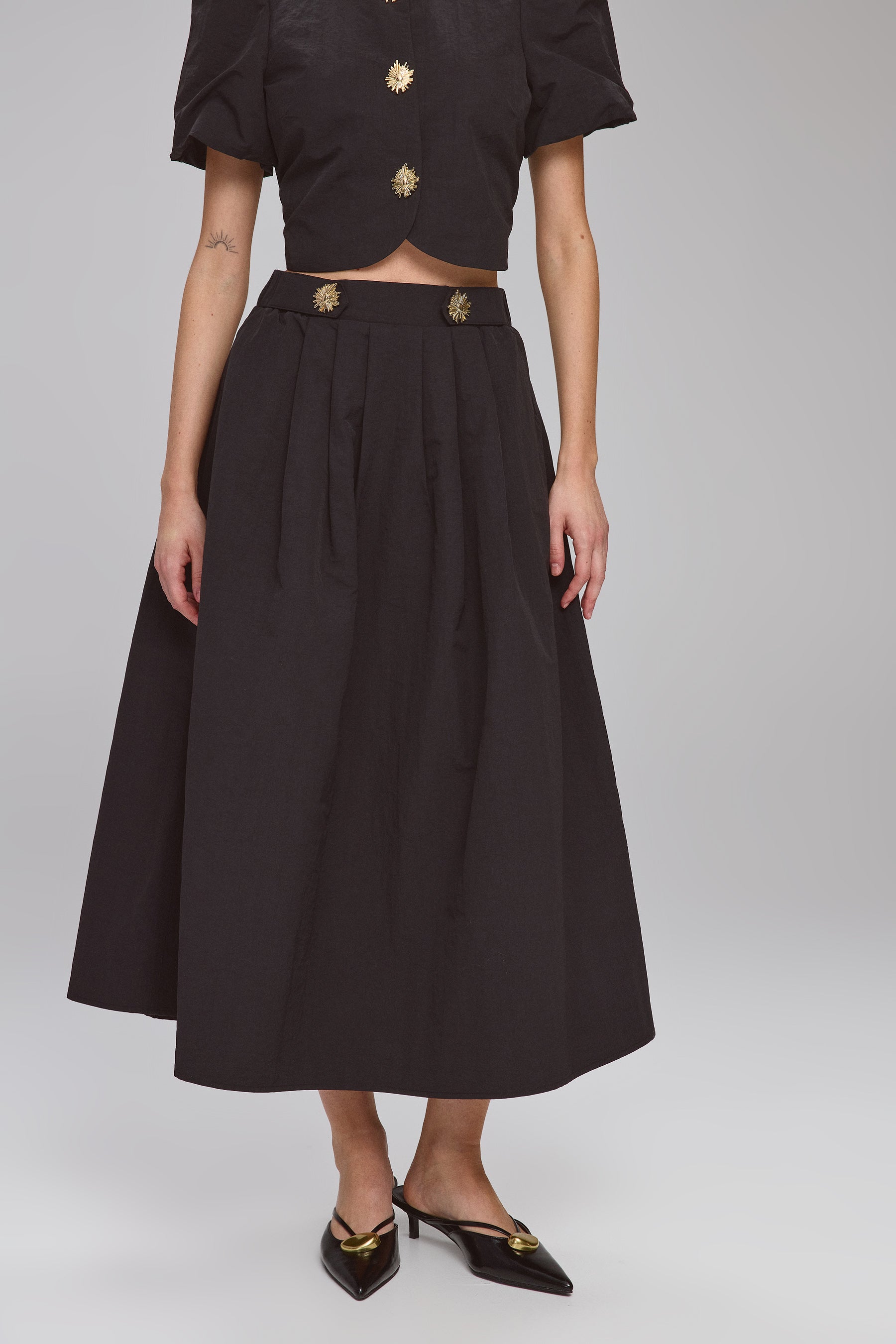 חצאית מקסי עם כפתורים מוזהבים סט