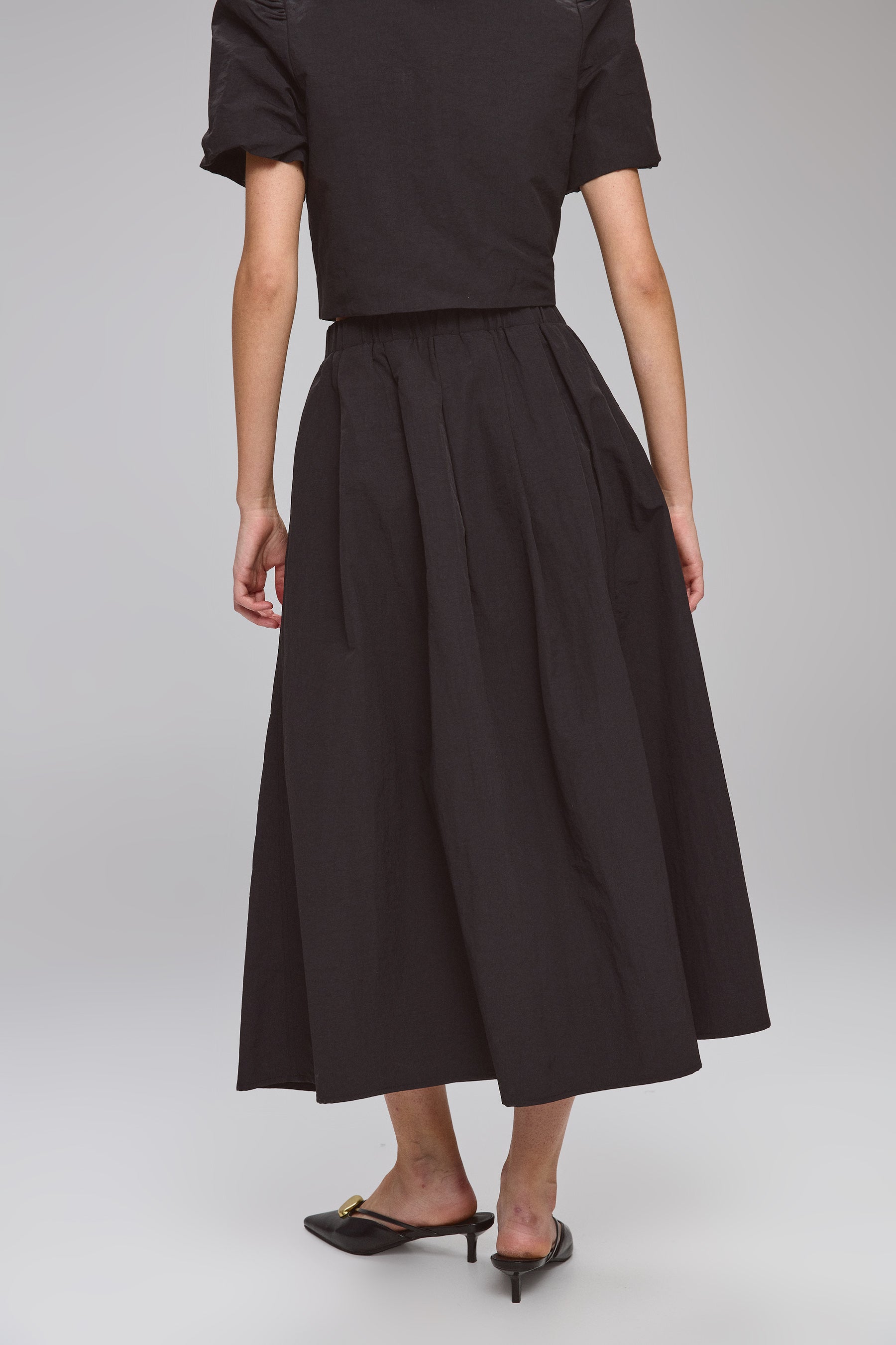 חצאית מקסי עם כפתורים מוזהבים סט