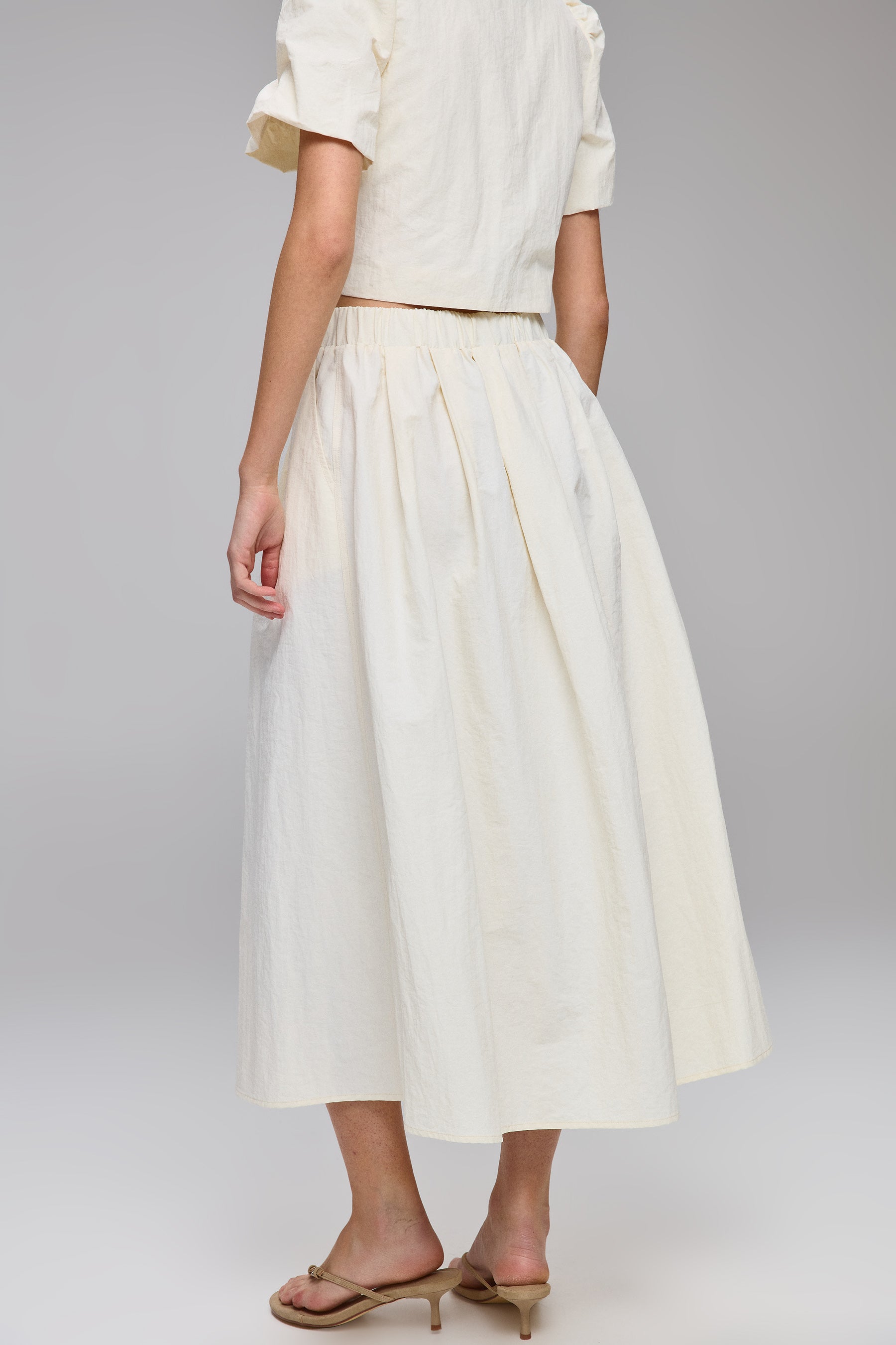 חצאית מקסי עם כפתורים מוזהבים סט