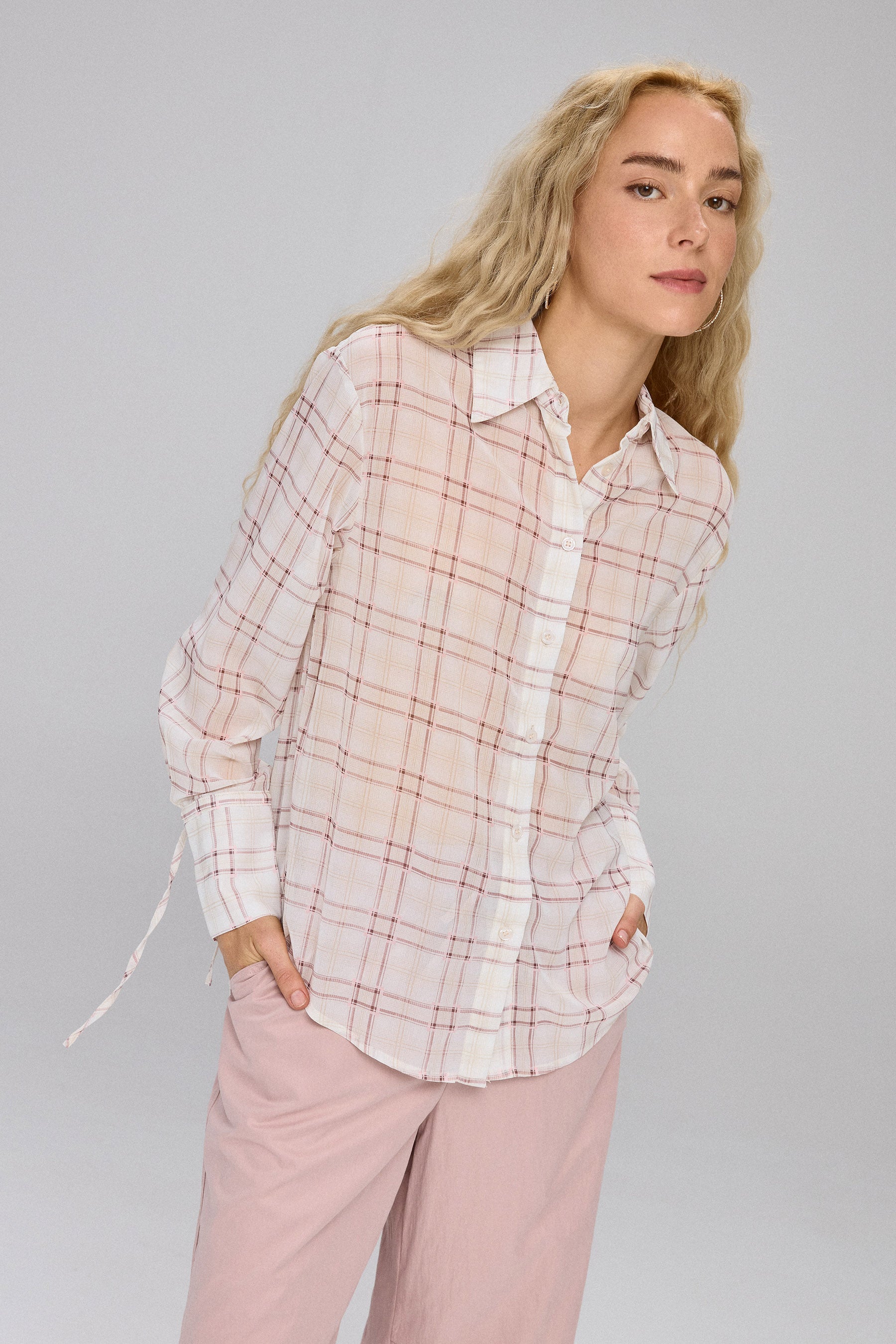 מכופתרת מודפסת שקופה