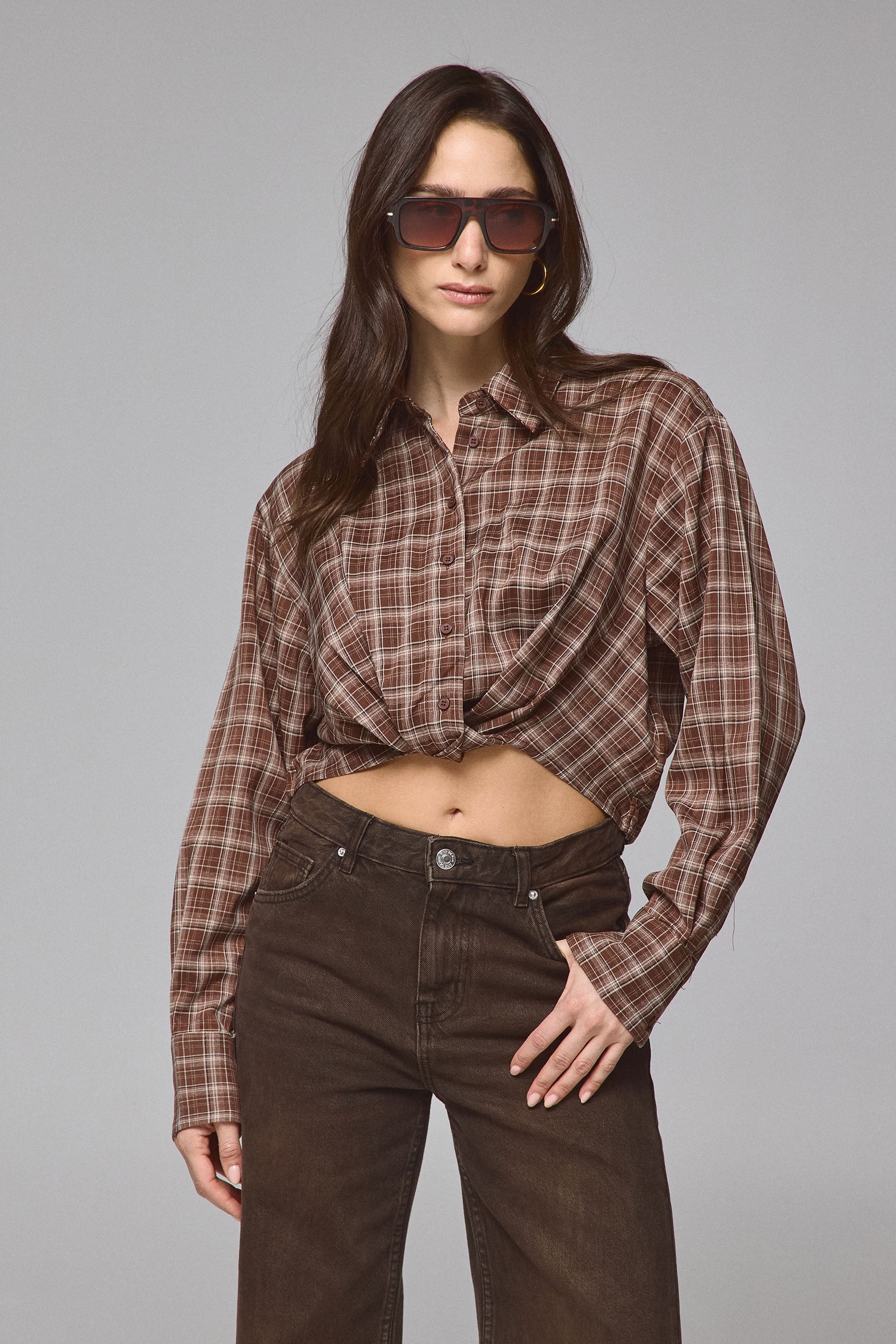 חולצה משובצת סיבוב