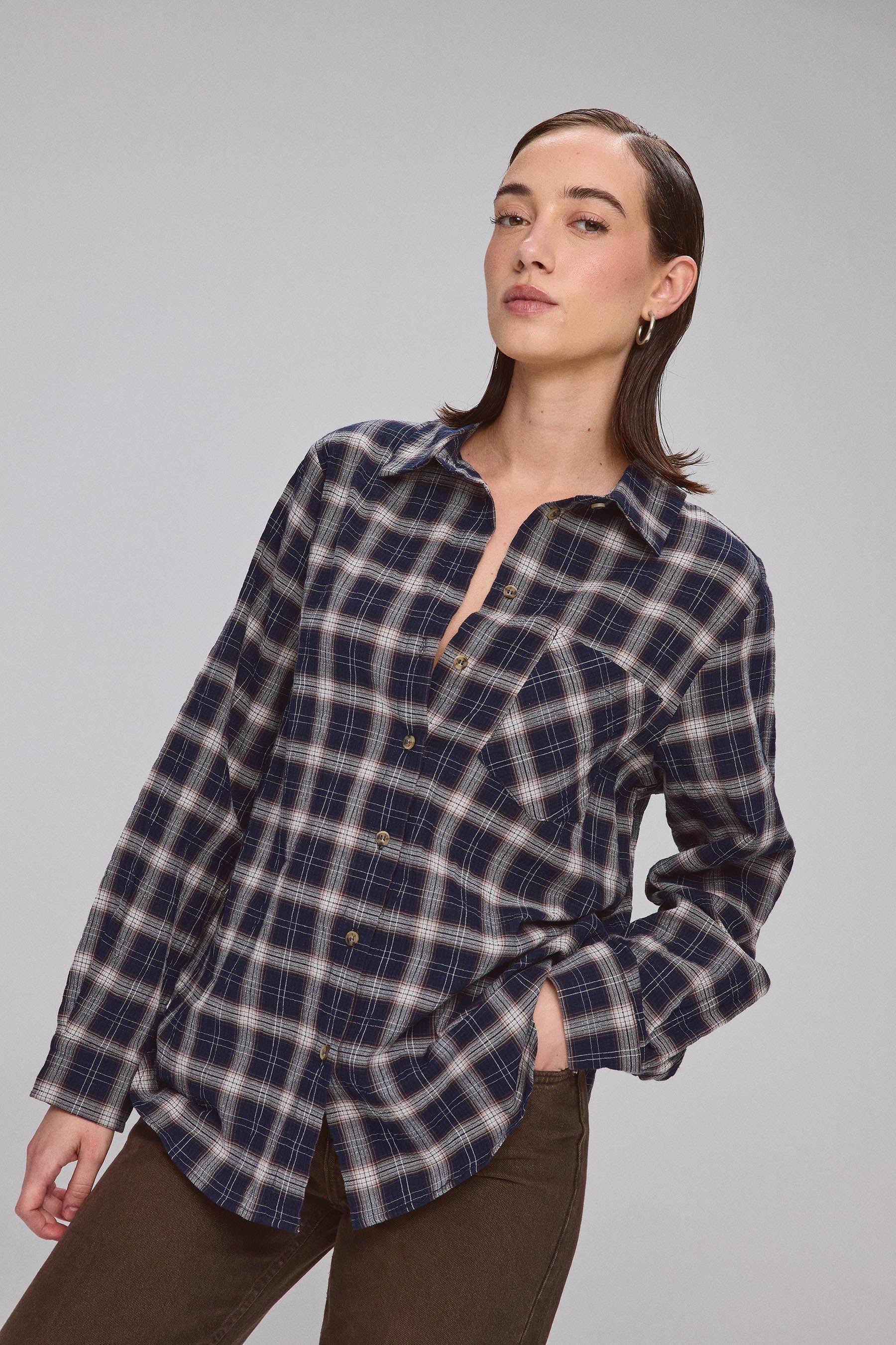 חולצה משובצת אור