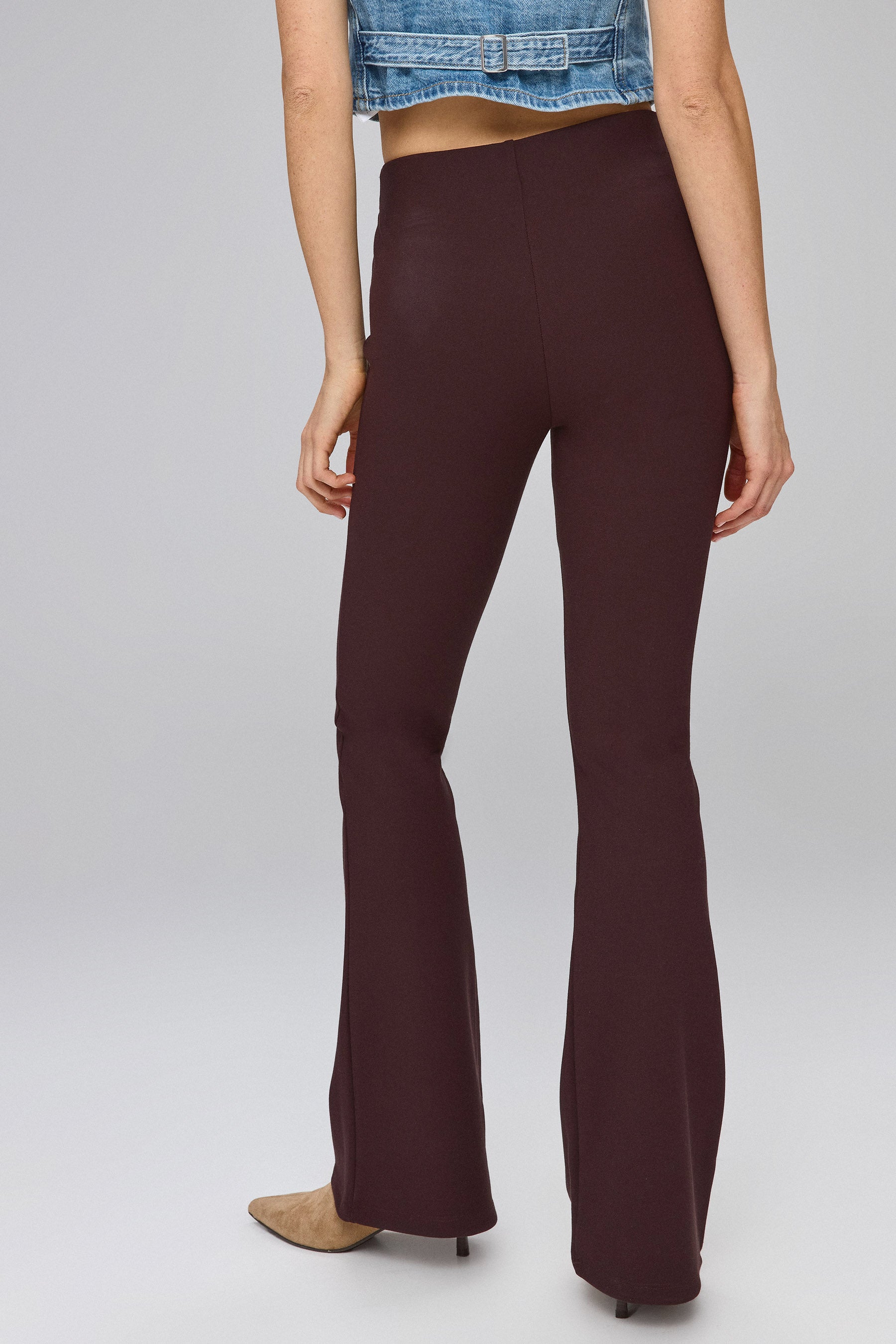 מכנס סריג עם חגורה