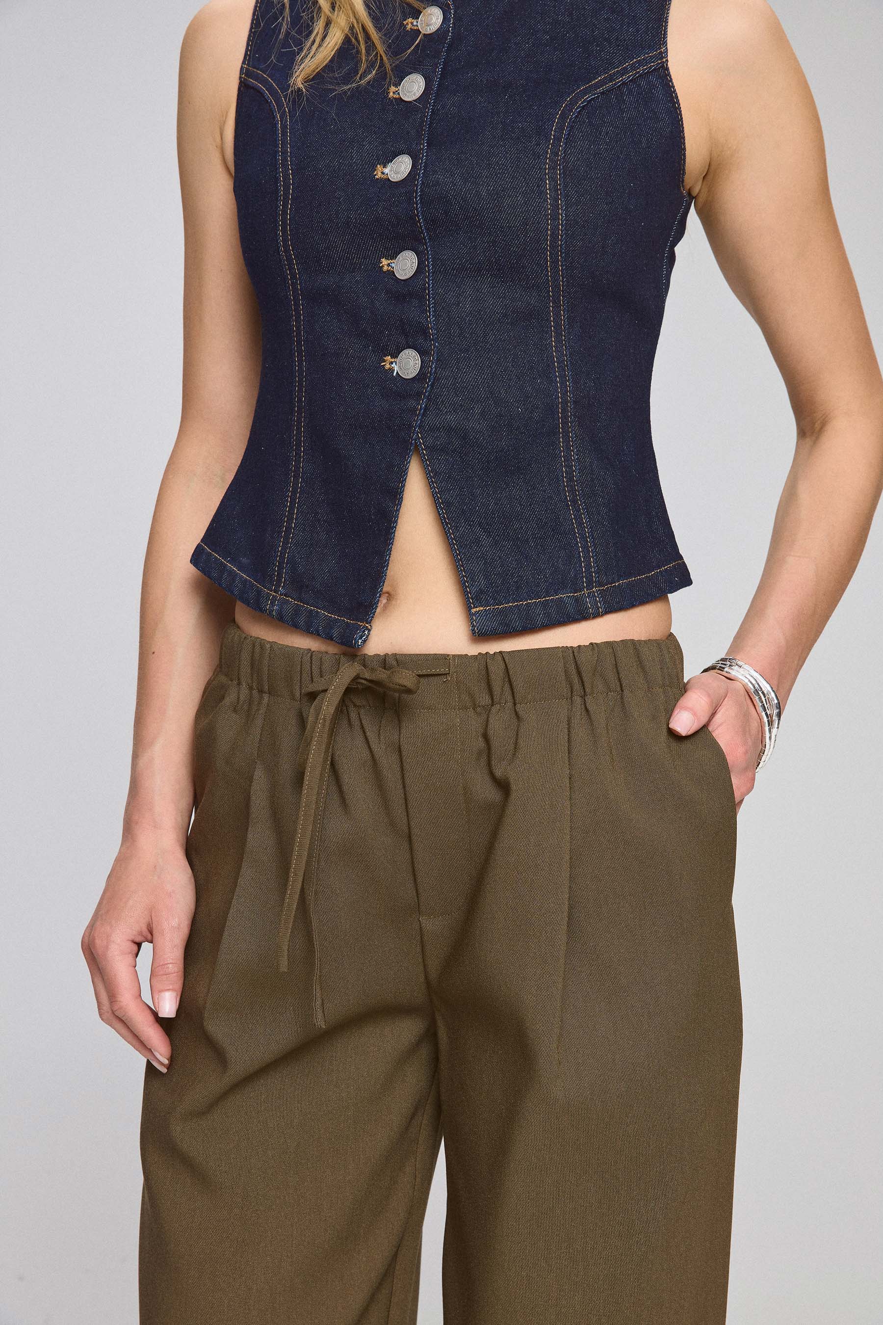 מכנסיים גומי במכפלת