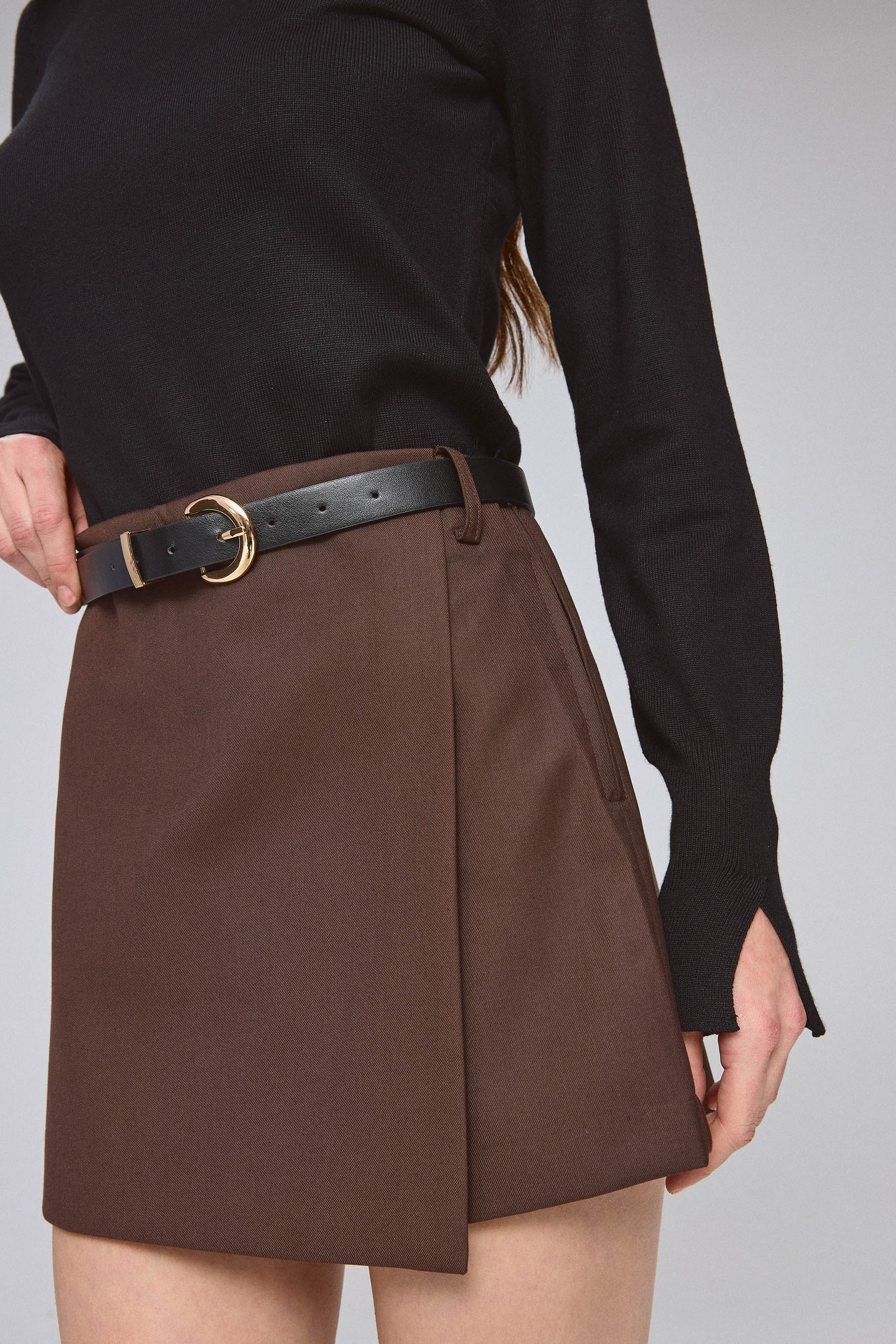 סקורט עם חגורה