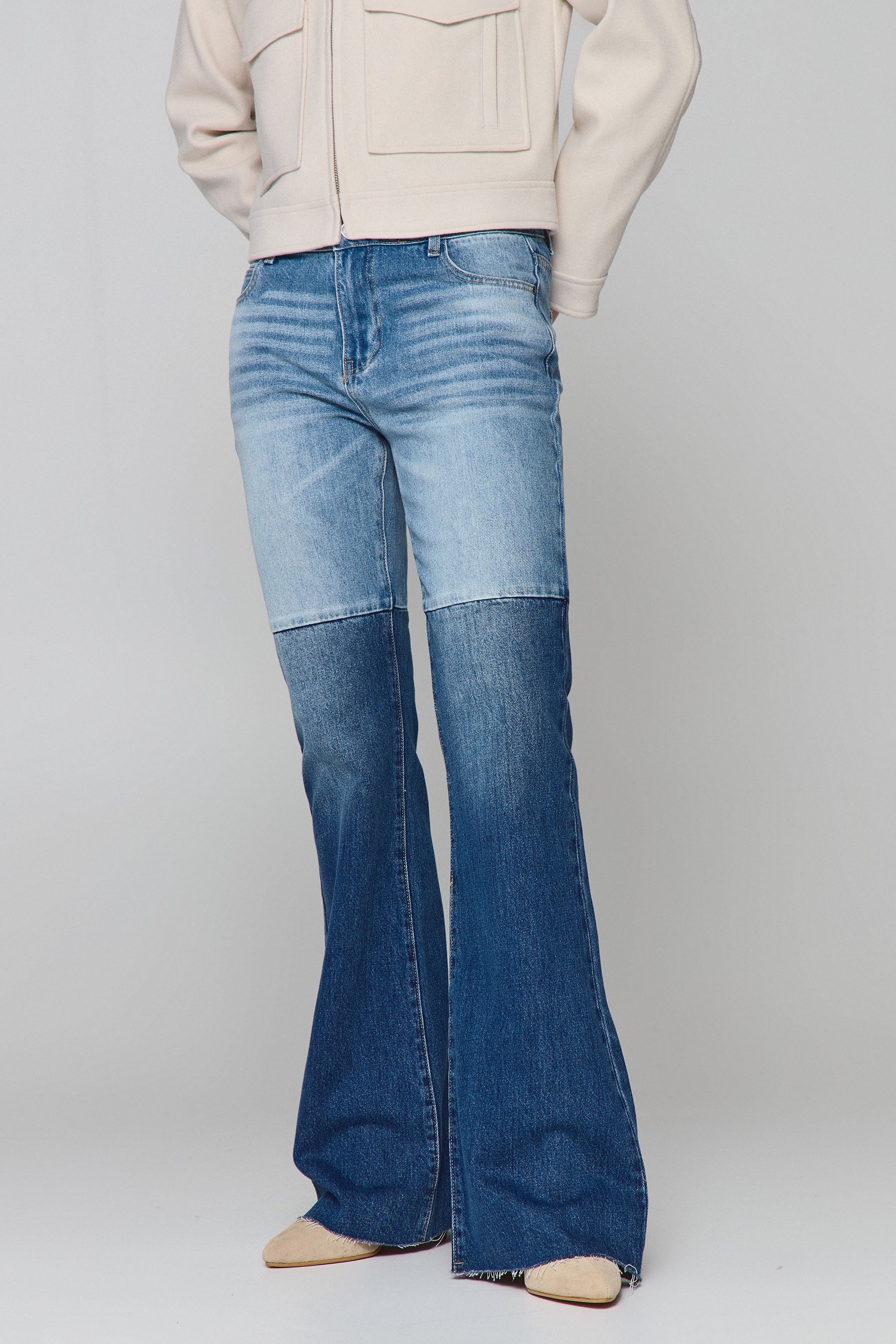 גינס כחול חתכים