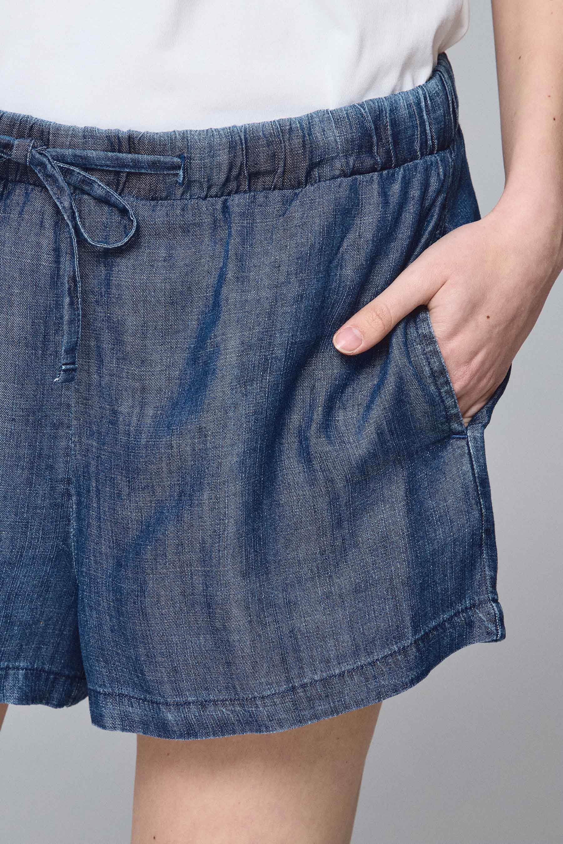 שורט אינדיגו בריזי